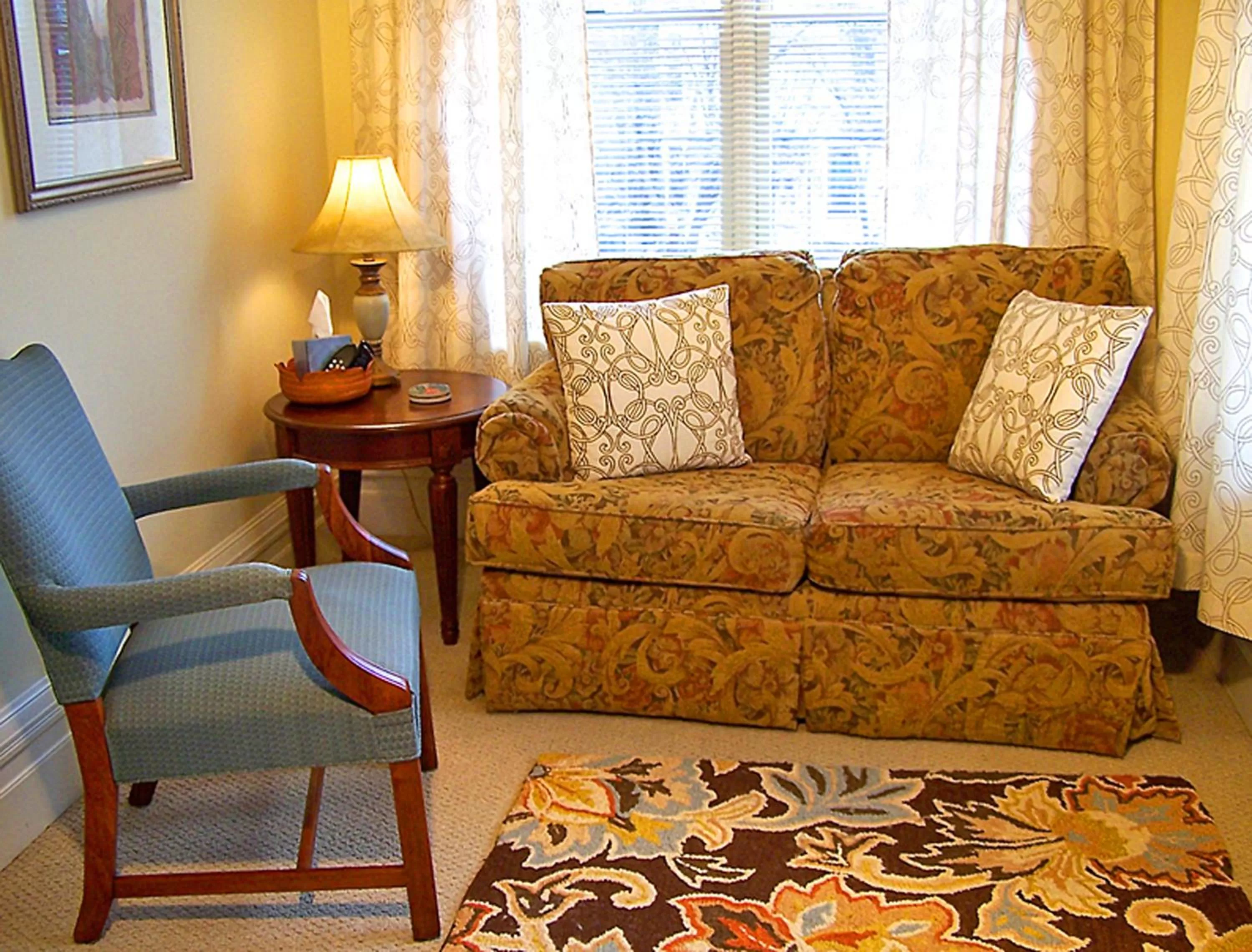 Seating Area in Lyndon House Bed & Breakfast