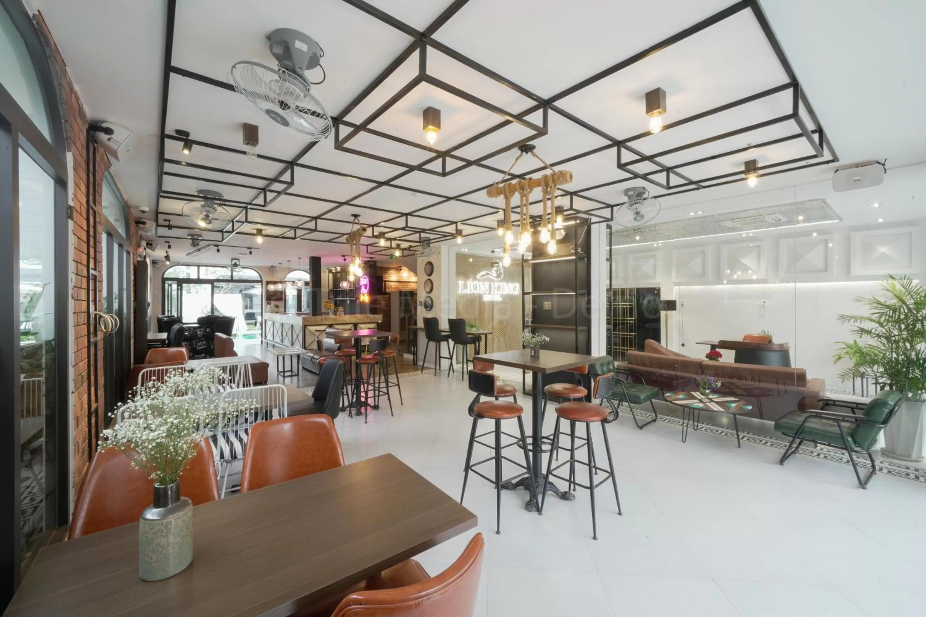 Lobby or reception in Lion King Hotel