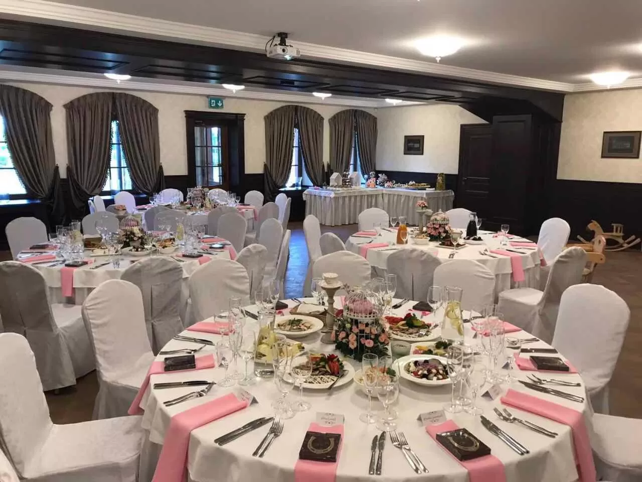 Banquet/Function facilities, Banquet Facilities in Hotel - Bar Grafaite