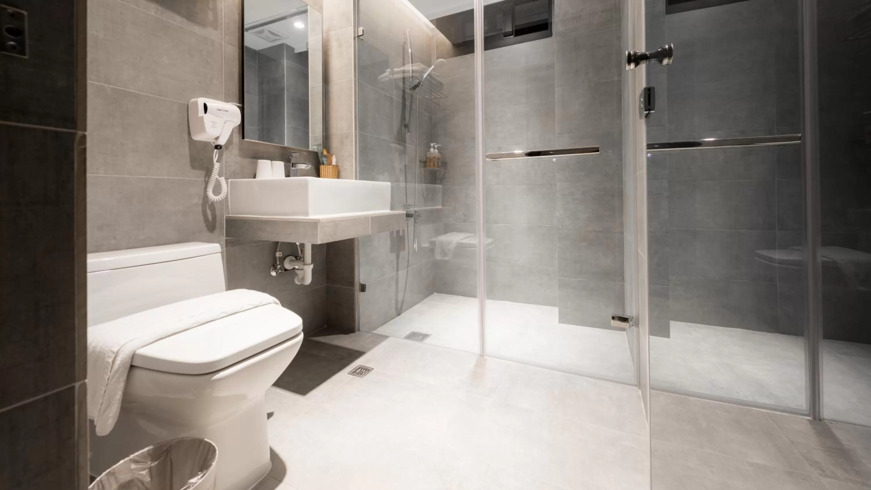 Shower in Wountain Hotel