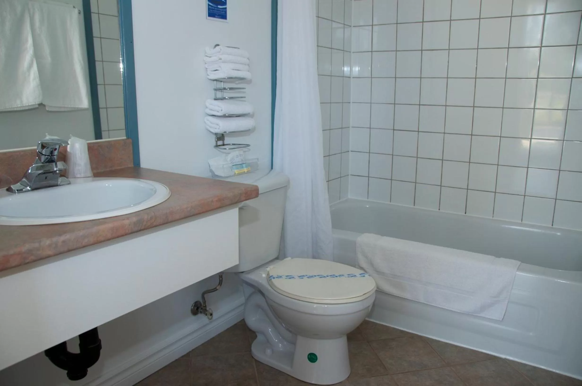 Bathroom in Motel Des Cascades