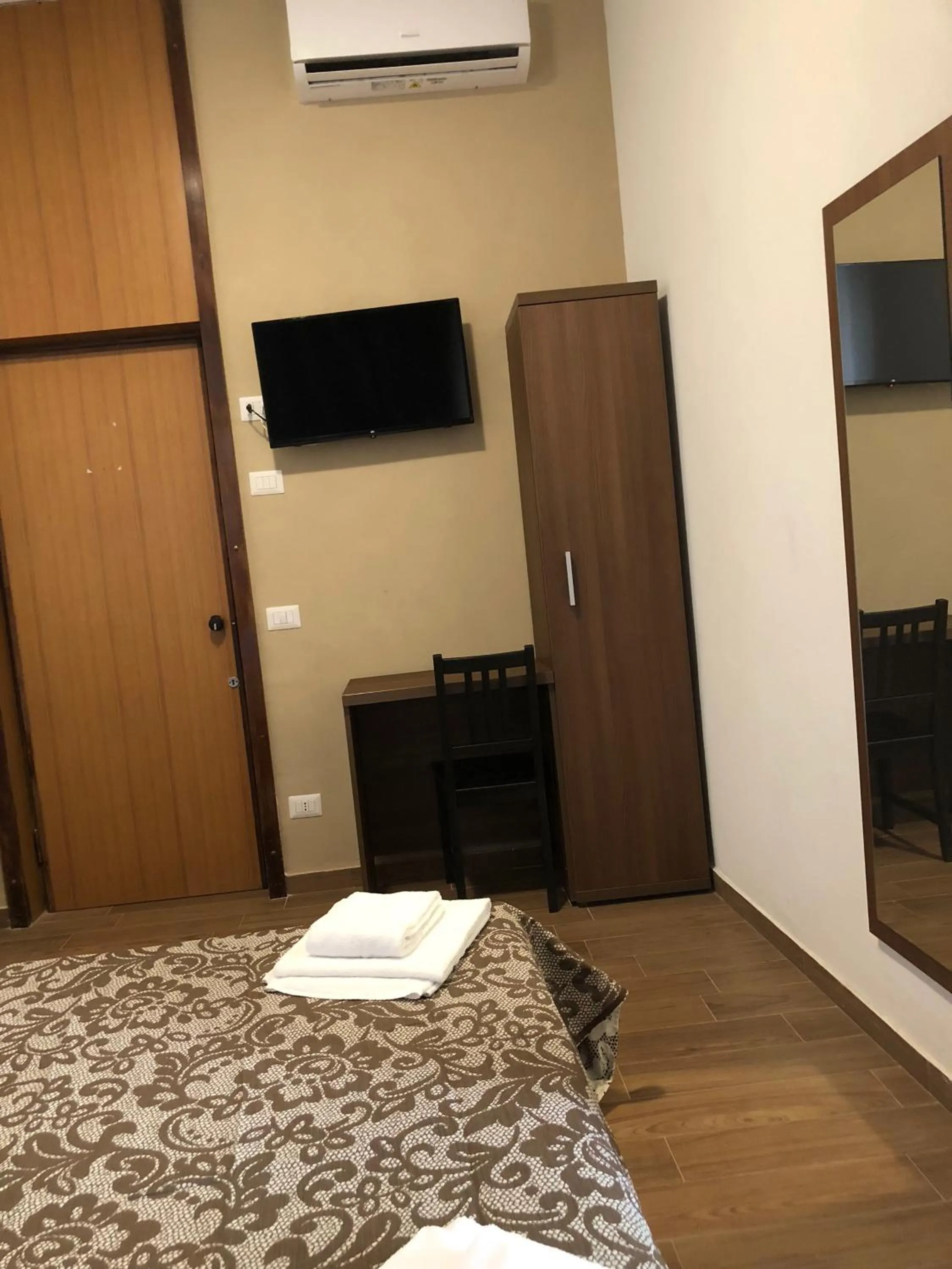 Bed in Albergo Corvetto Corso Lodi