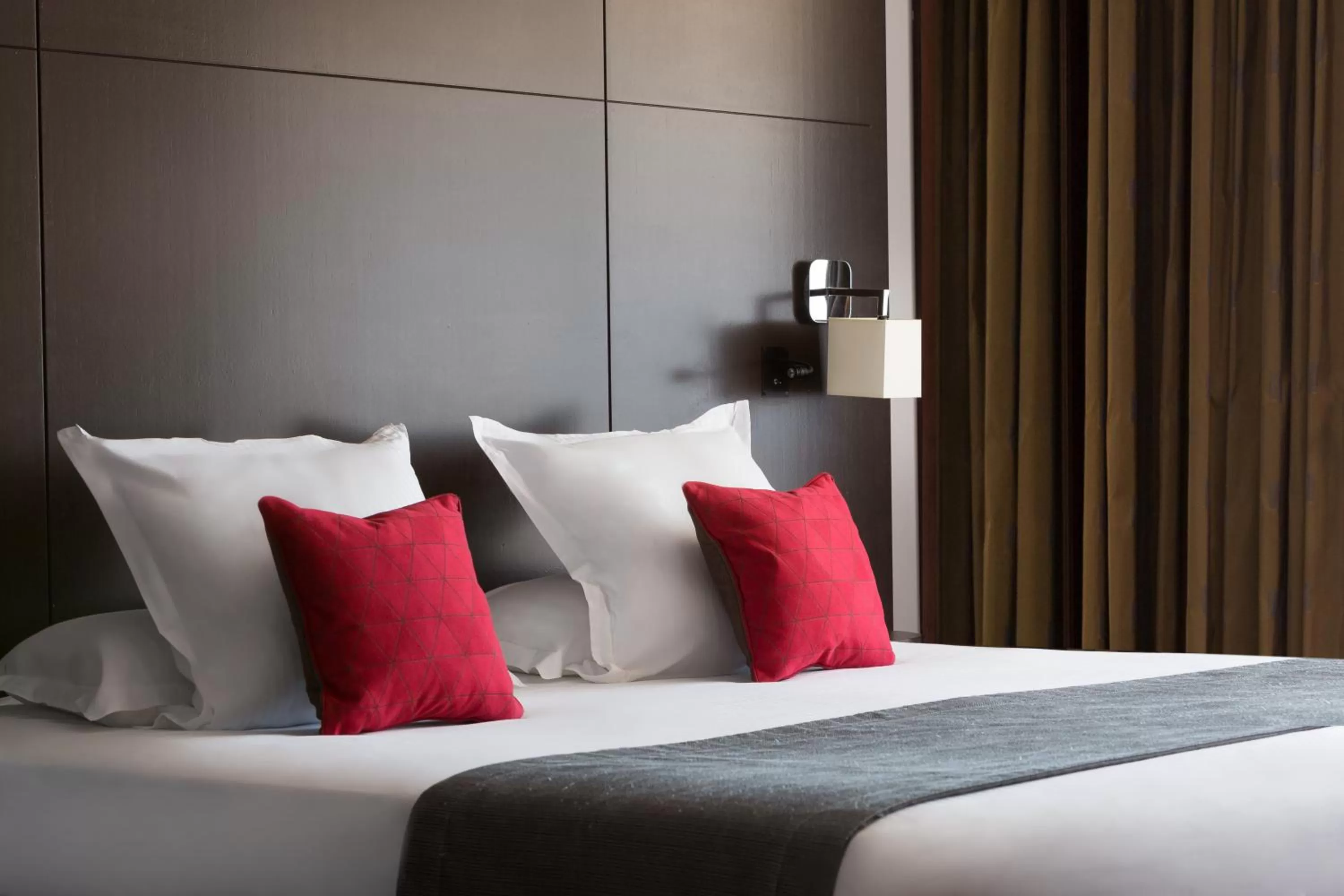 Photo of the whole room, Bed in Abbaye des Capucins Spa & Resort