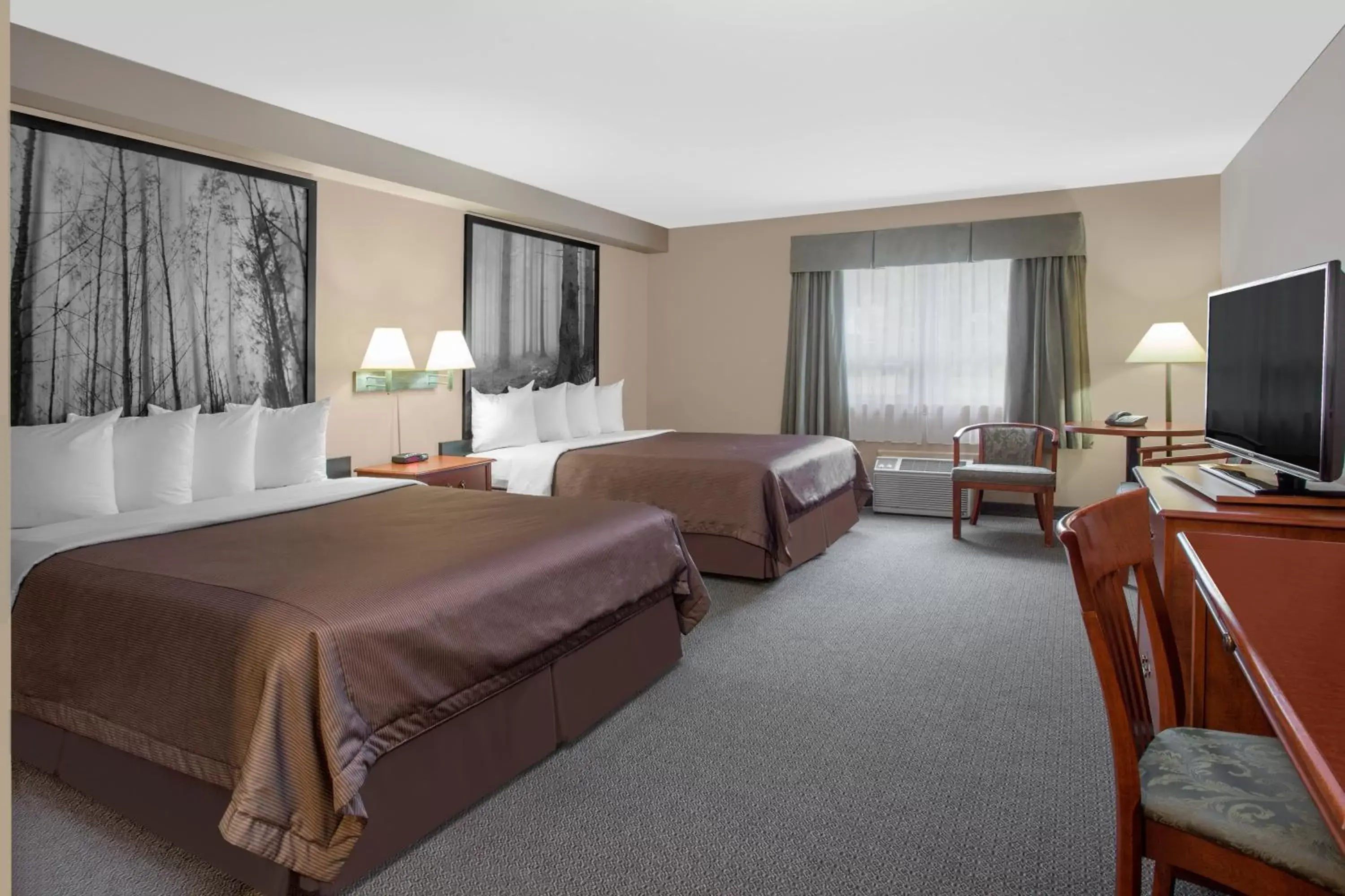 Queen Room with Two Queen Beds - Mobility Access/Non-Smoking in Super 8 by Wyndham Sault Ste Marie On Queen Room with Two Queen Beds - Mobility Access/Non-Smoking in Super 8 by Wyndham Sault Ste Marie On
