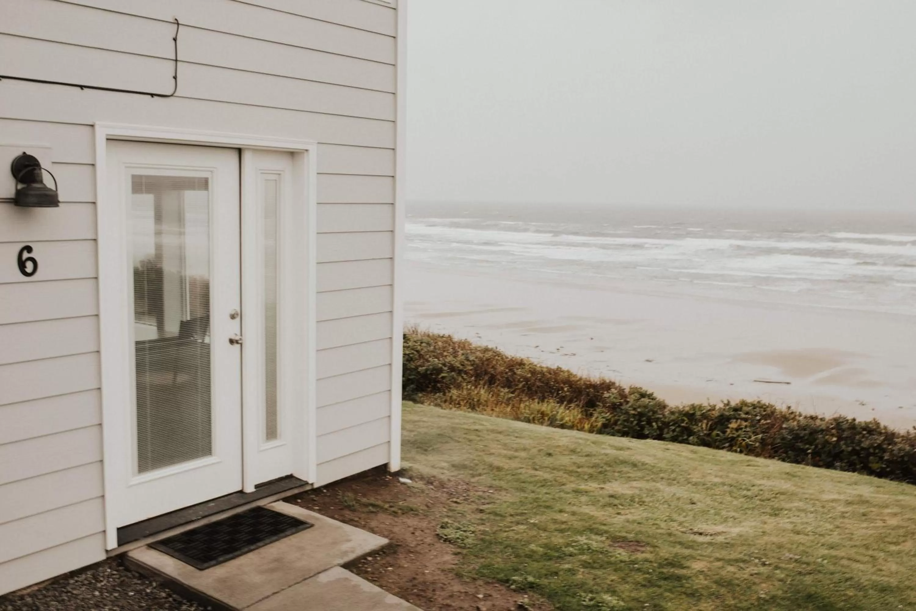 Property building in Nye Beach Cottages