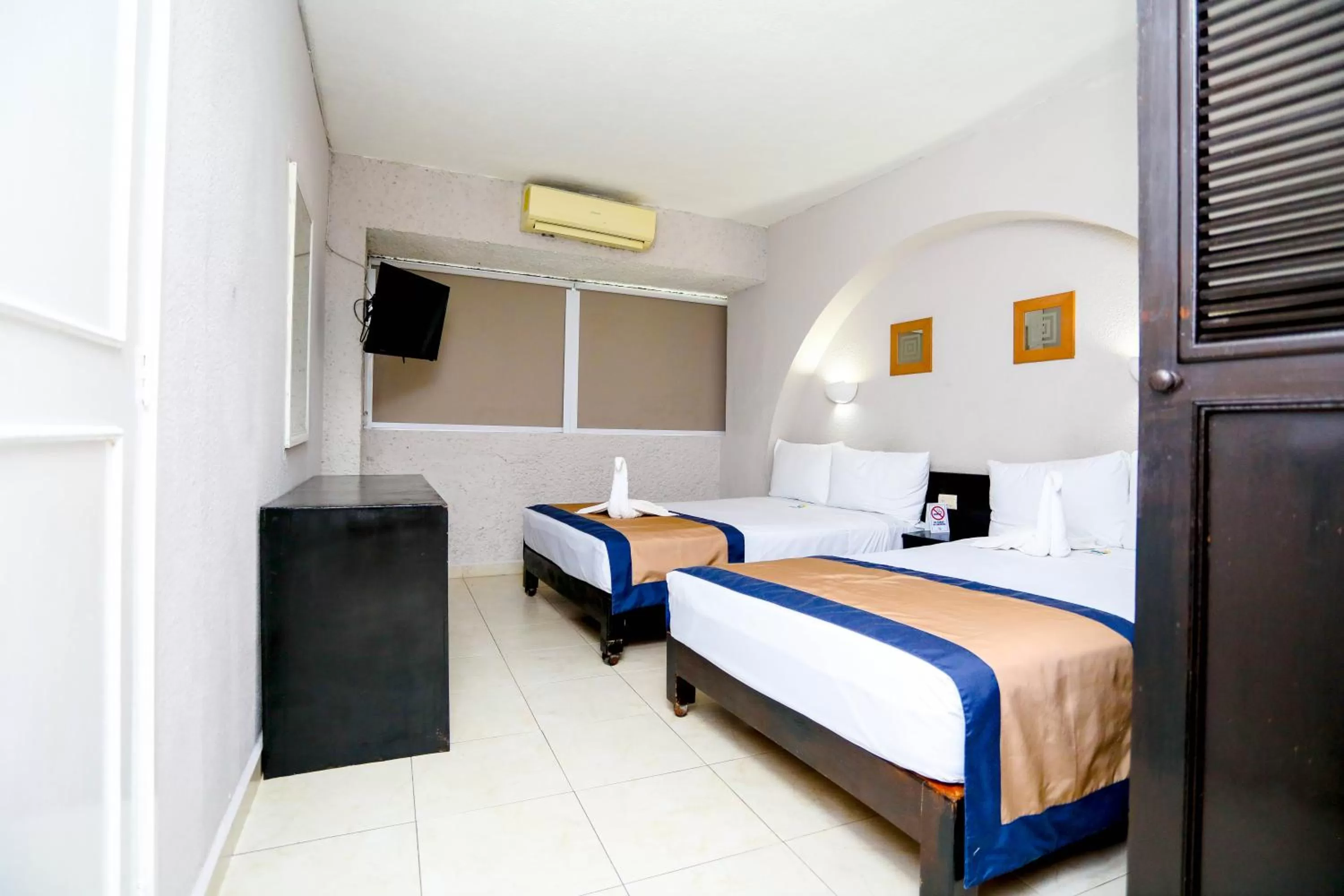 Bedroom, Bed in Hotel Caribe Internacional Cancun
