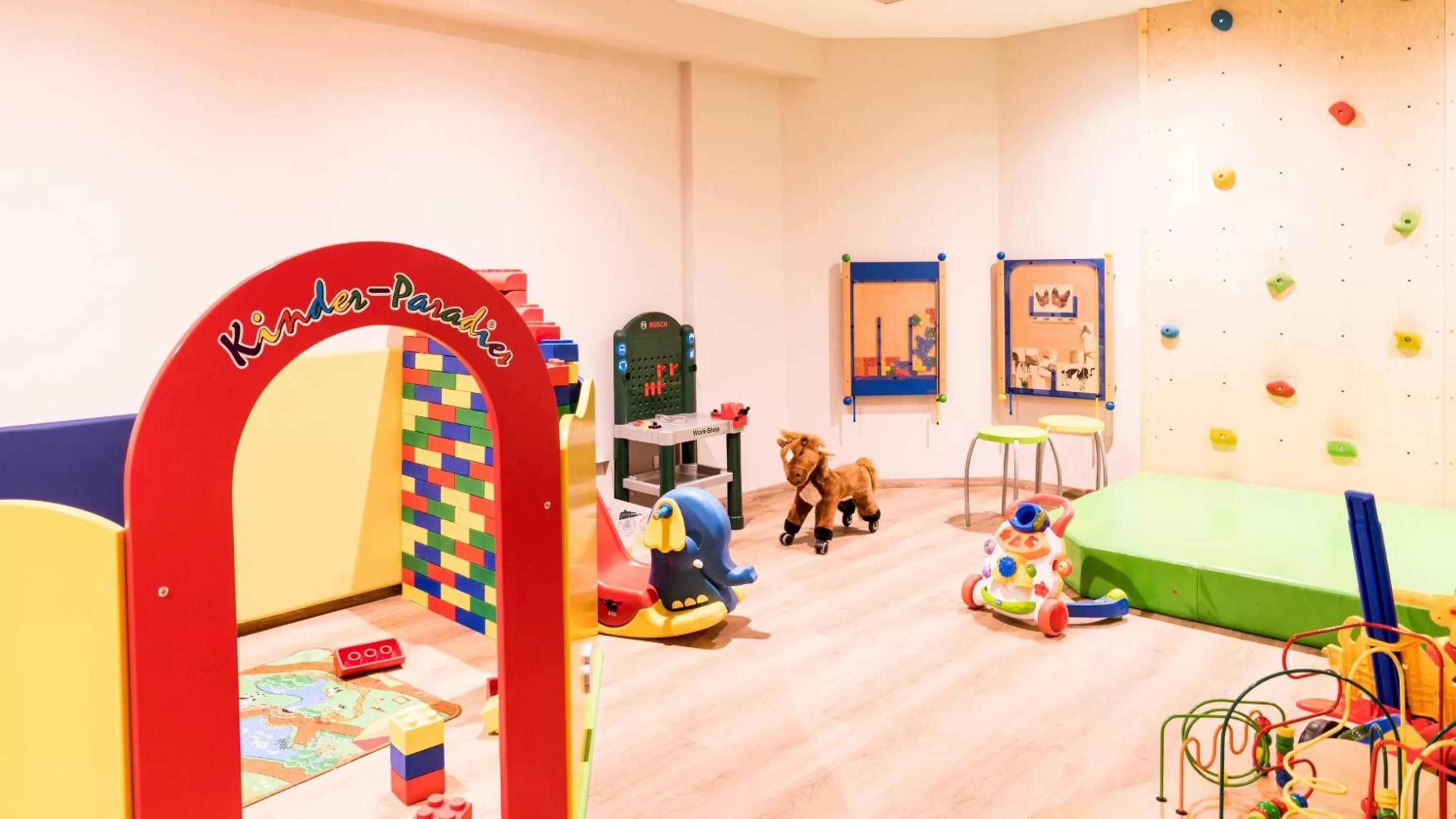 Game Room in Flora Hotel & Suites