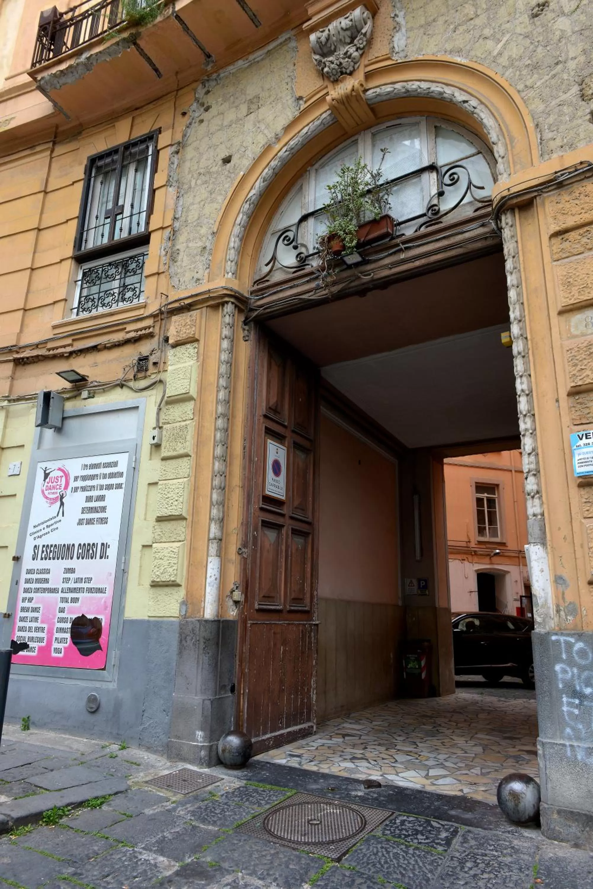 Property building in VIVI A NAPOLI