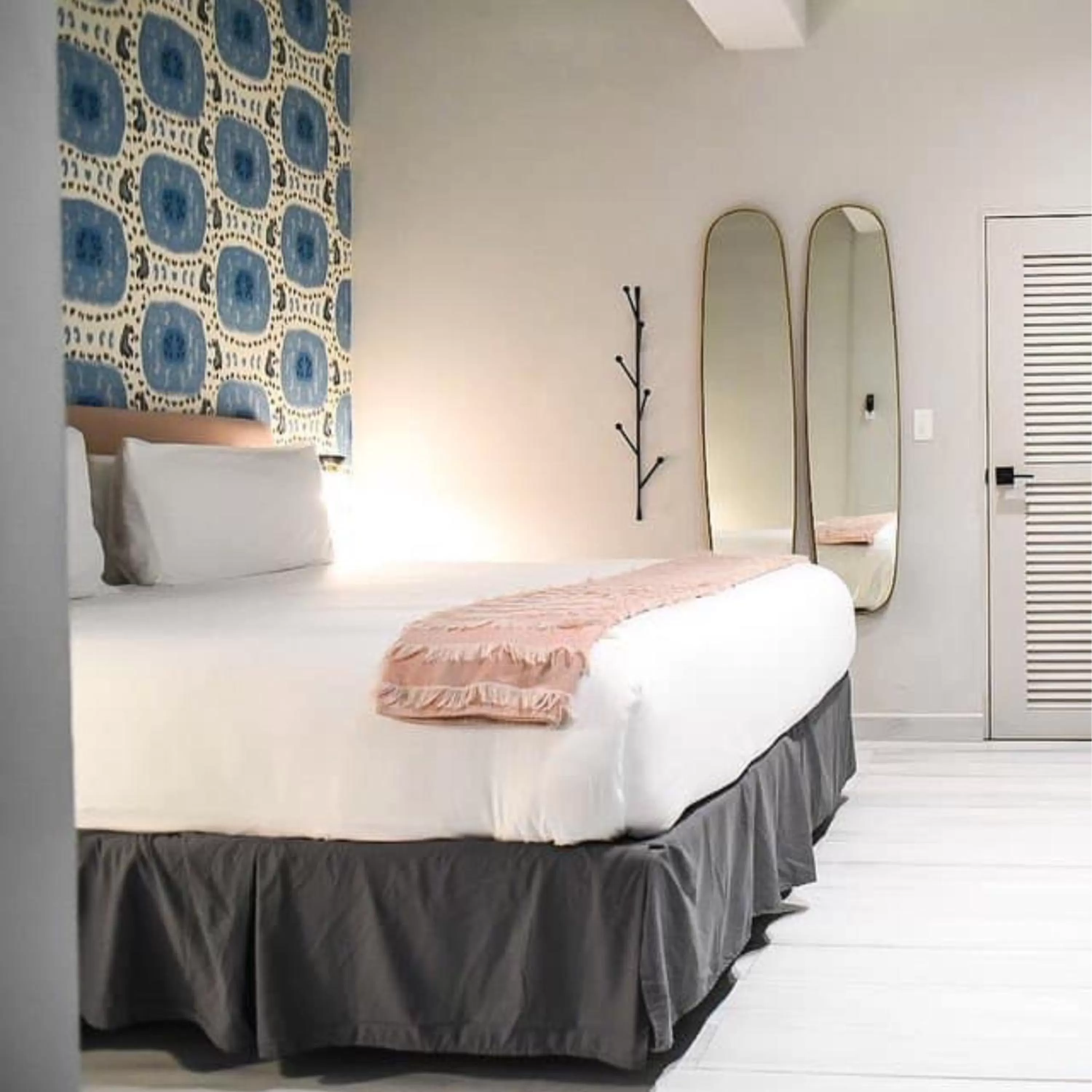 Bed in Trópica Beach Hotel