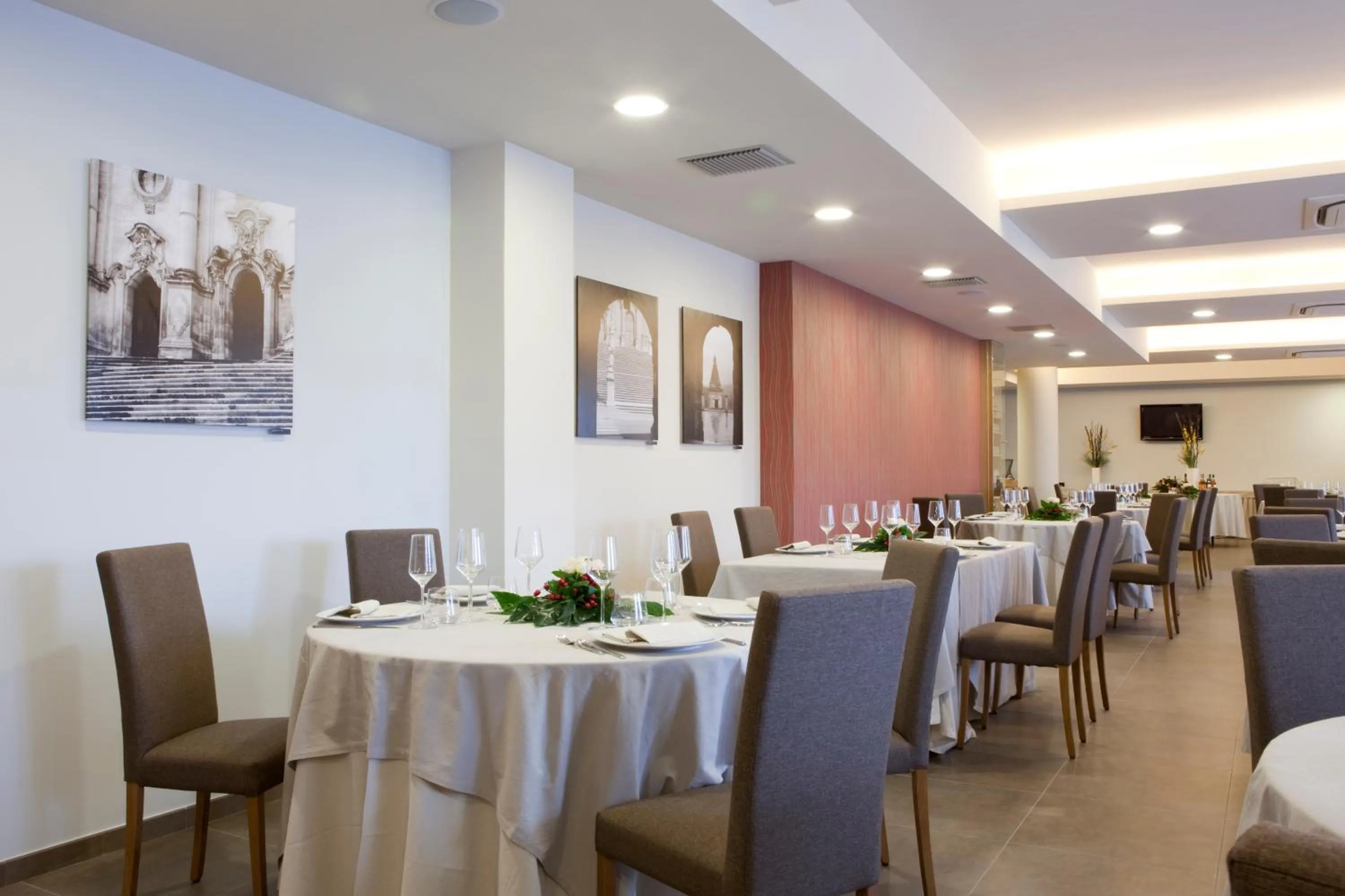 Restaurant/places to eat in Hotel Torre Del Sud