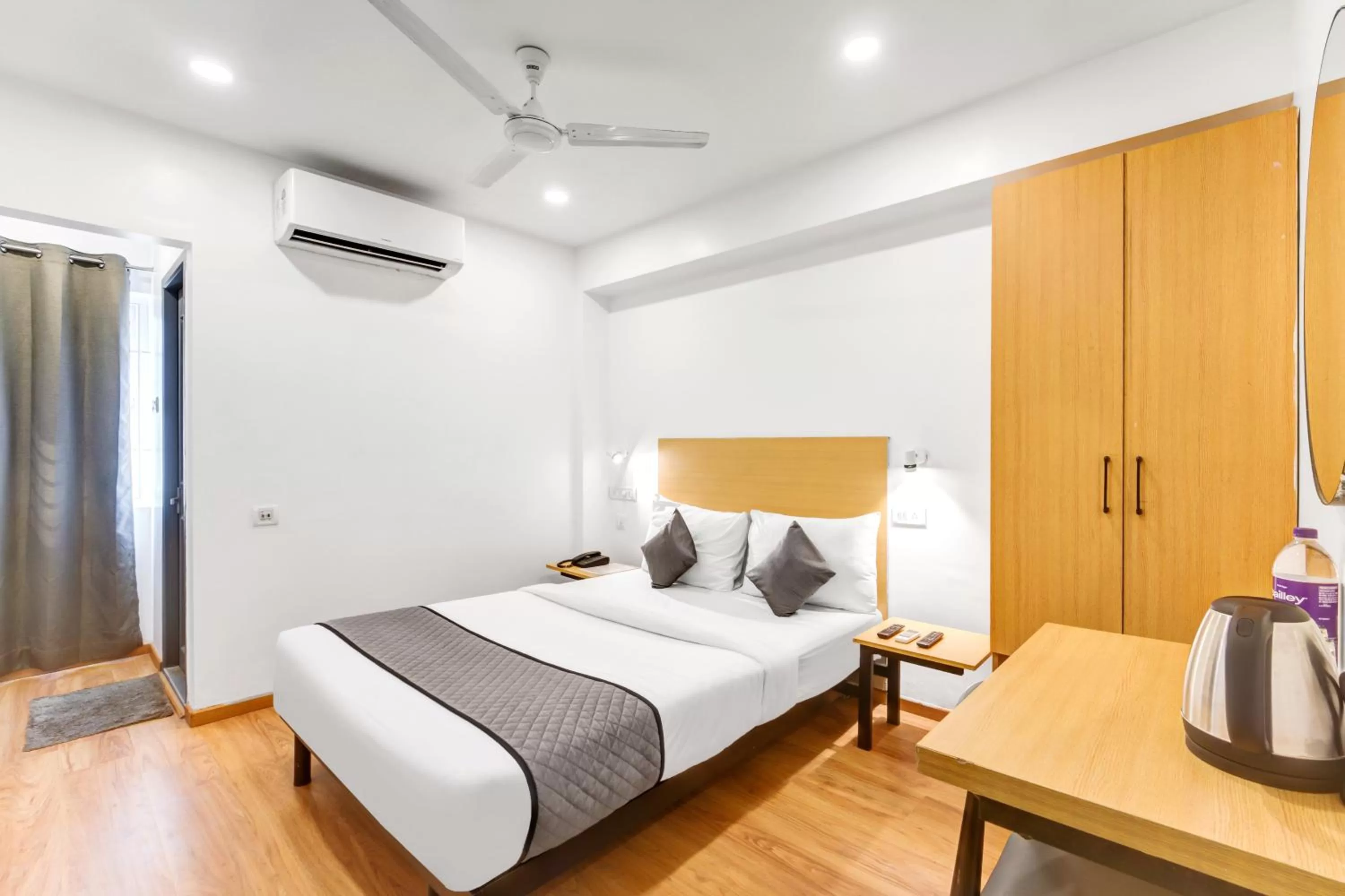 Bed in UPAR Hotels Thoraipakkam, OMR