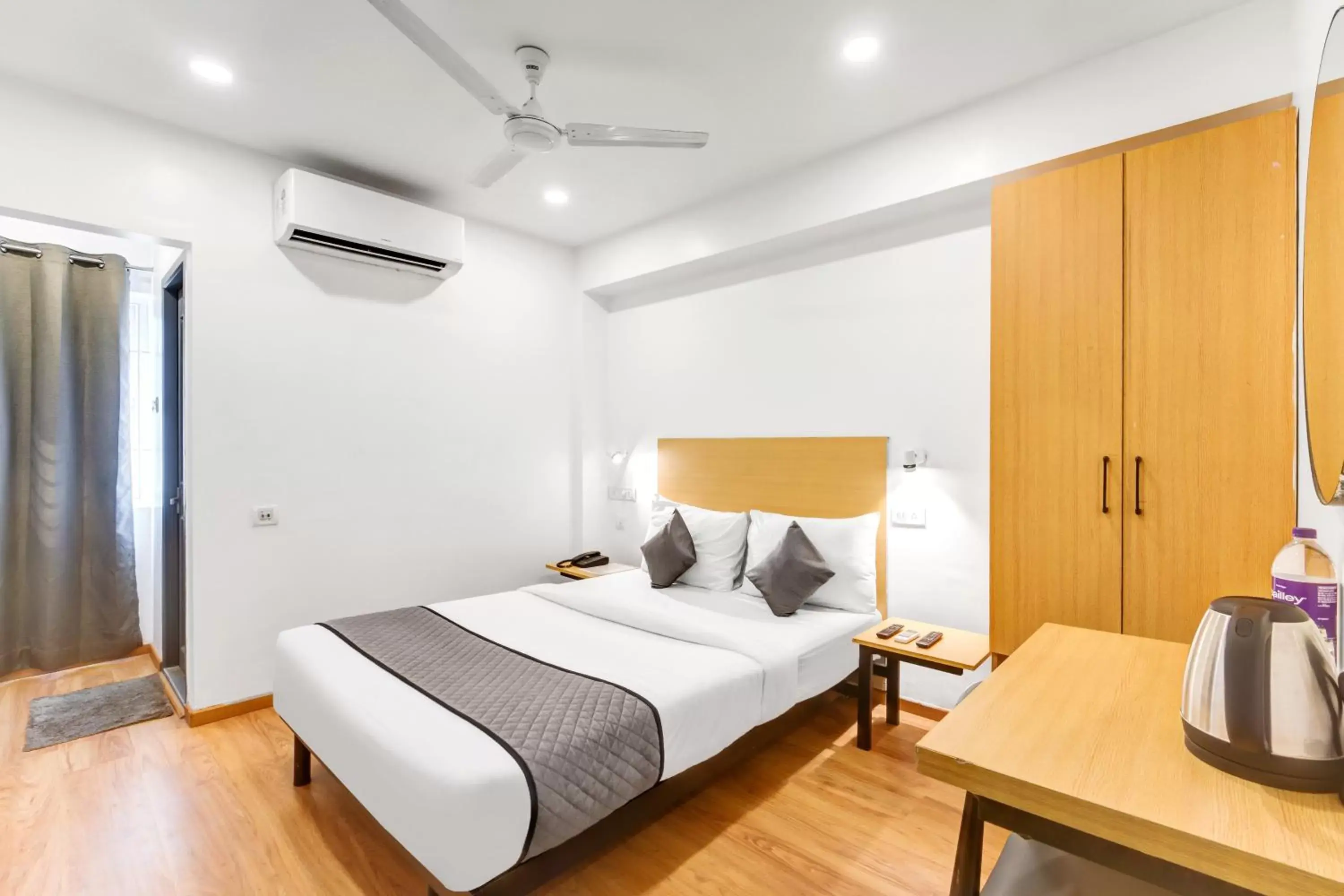 Standard Double Room in UPAR Hotels Thoraipakkam, OMR Standard Double Room in UPAR Hotels Thoraipakkam, OMR