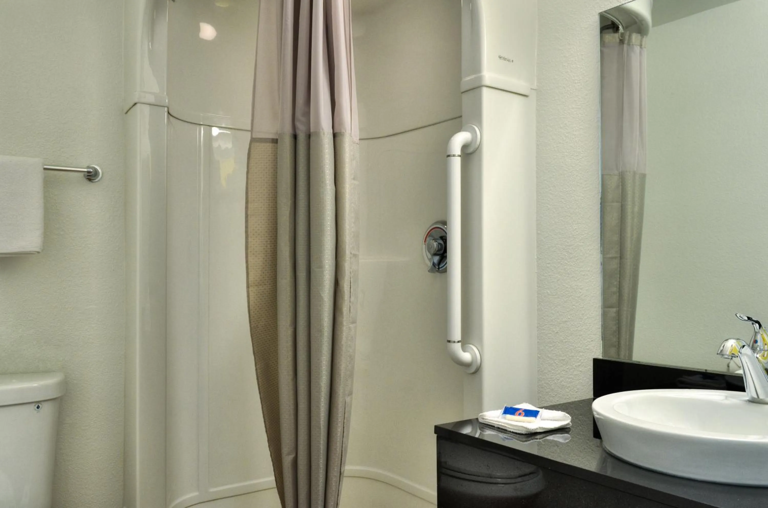 Bathroom in Motel 6-Santa Nella, CA - Los Banos - Interstate 5