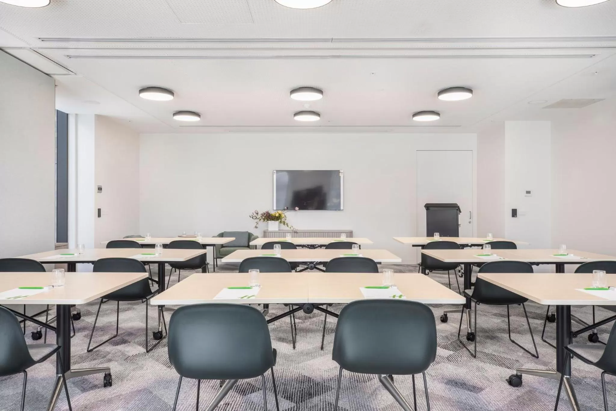 Meeting/conference room in Holiday Inn & Suites Geelong by IHG