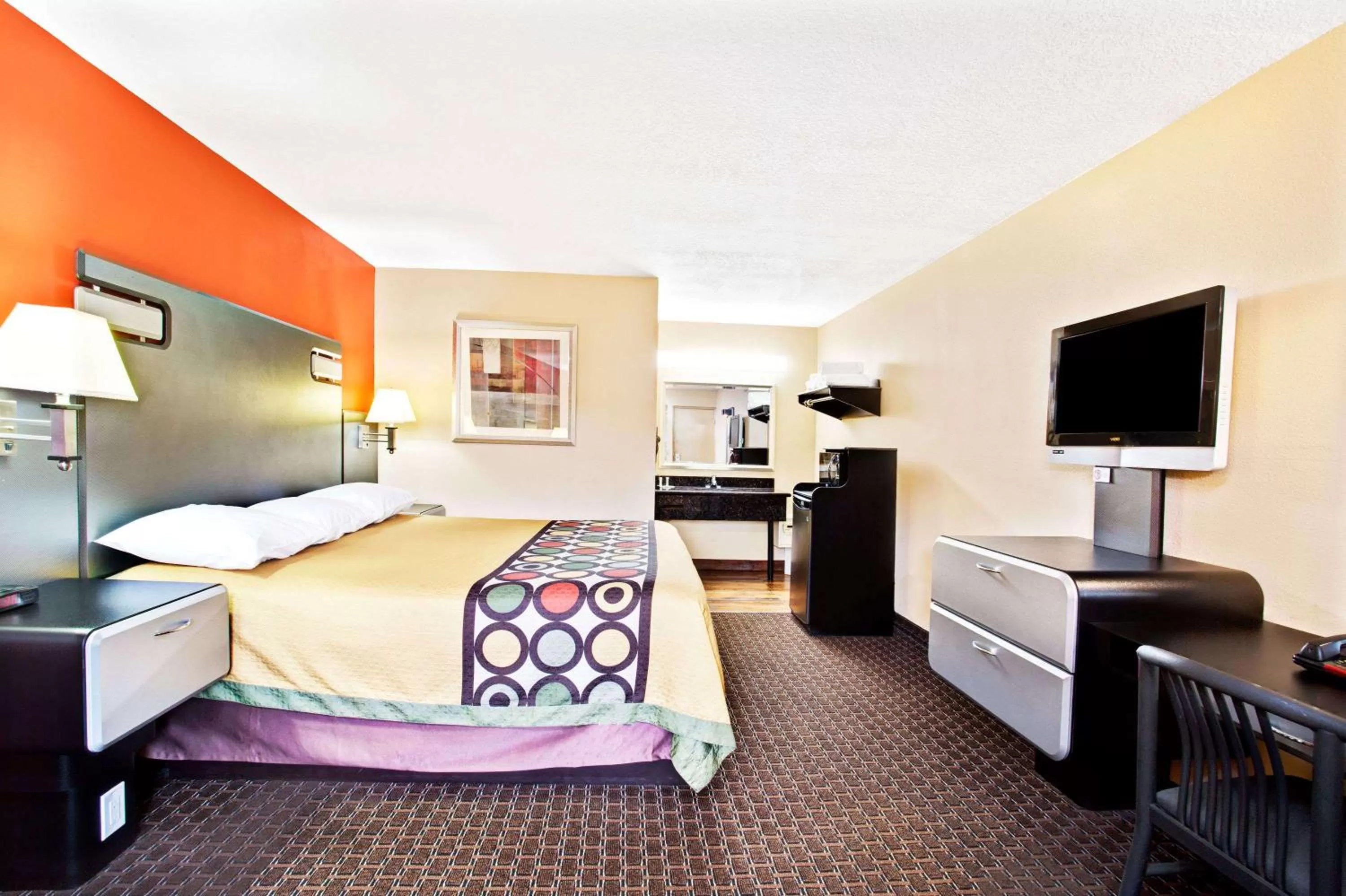 On site, Bed in Super 8 by Wyndham Kissimmee/Maingate/Orlando Area