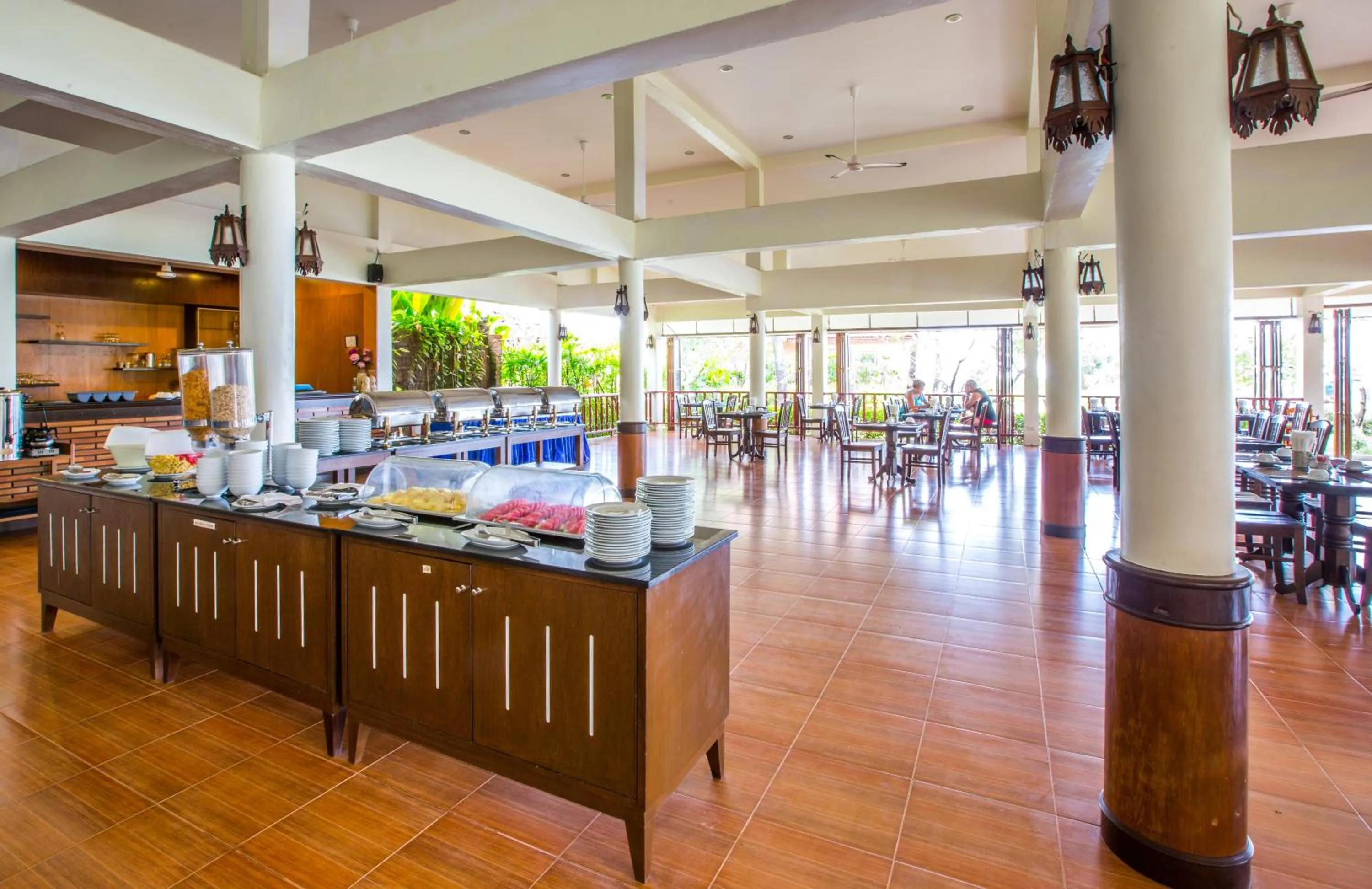 Restaurant/places to eat in Lanta Casuarina Beach Resort - SHA Plus
