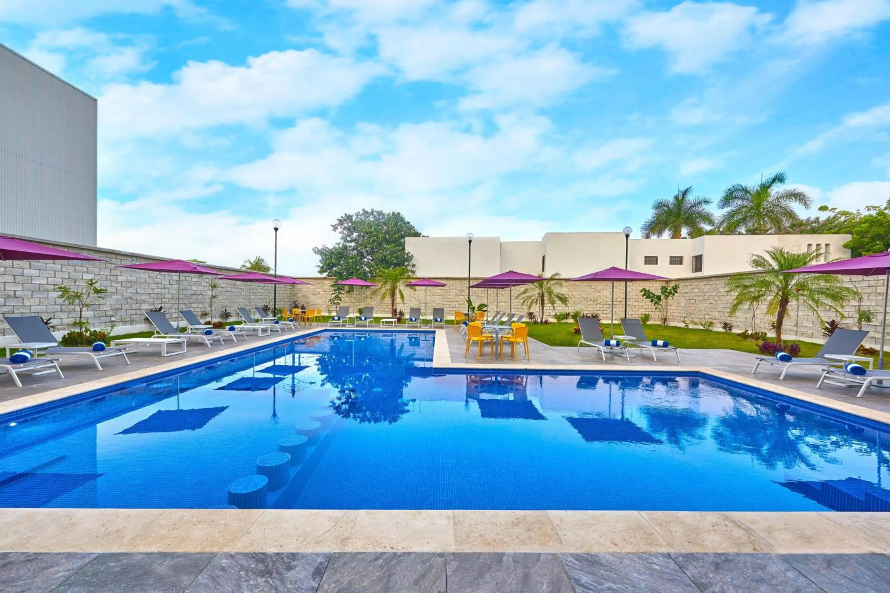 Swimming pool in City Express by Marriott Mérida