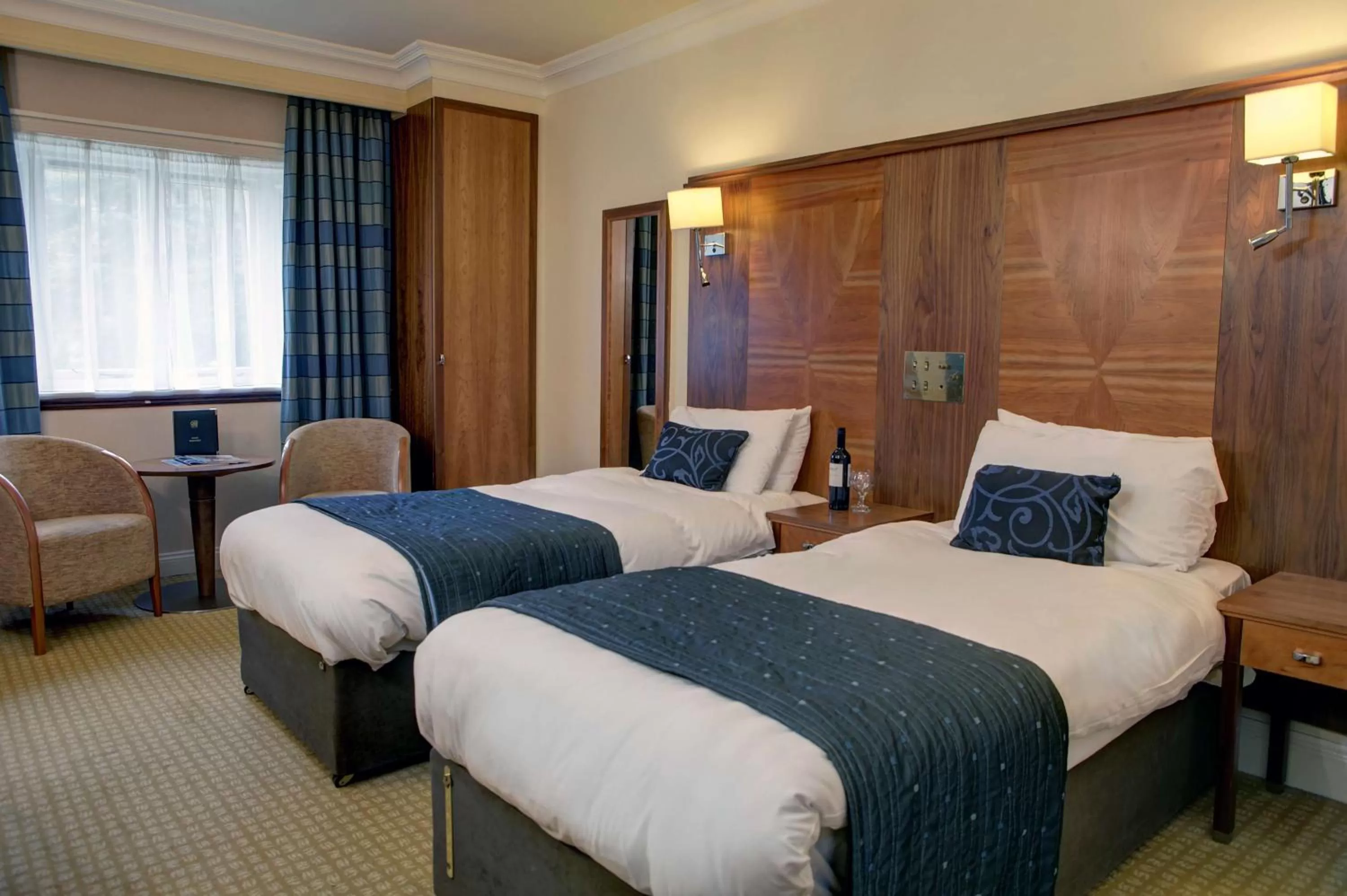 Photo of the whole room, Bed in Quorn Country Hotel Leicester