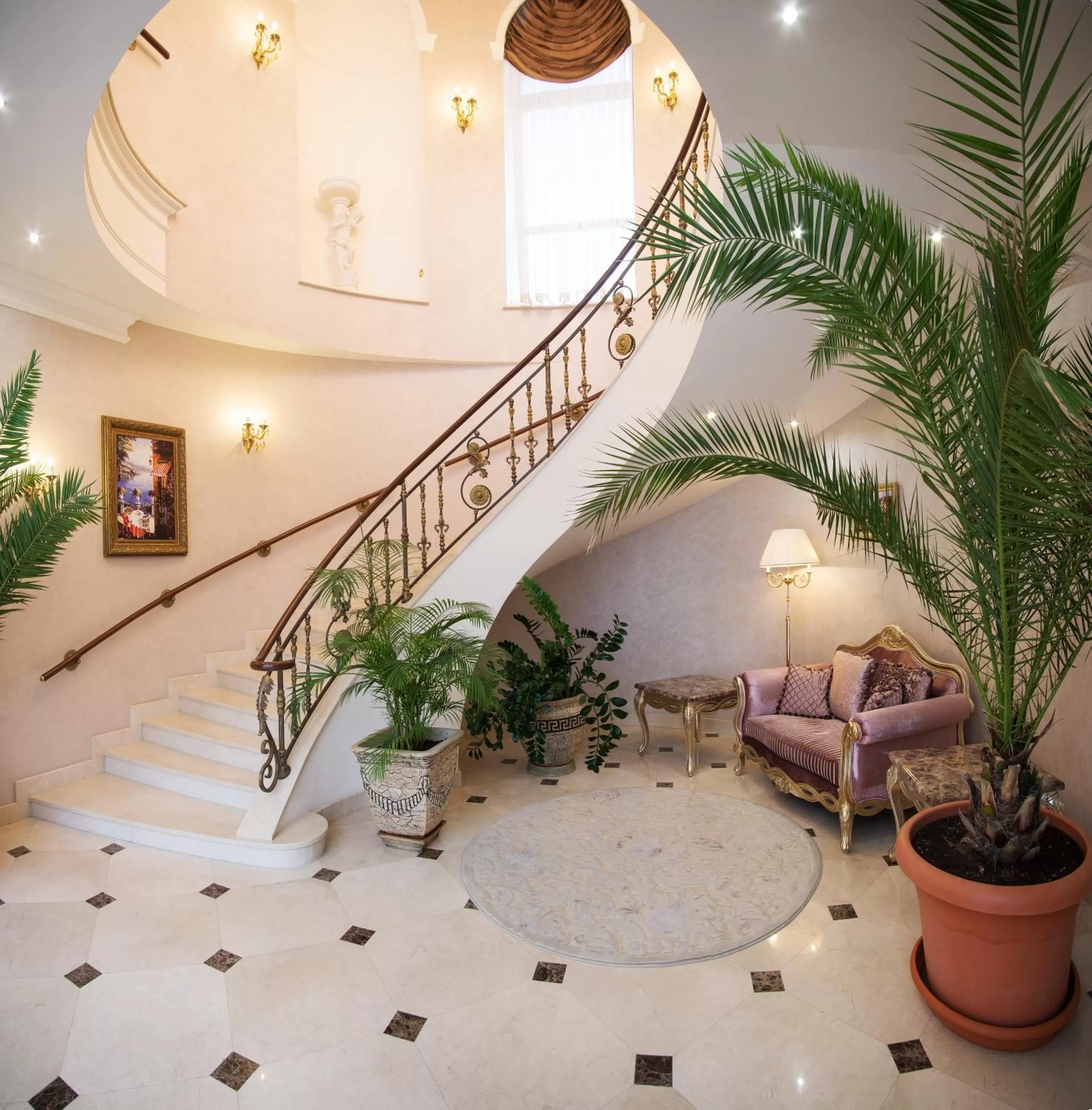 Communal lounge/ TV room in Villa le Premier Maestro