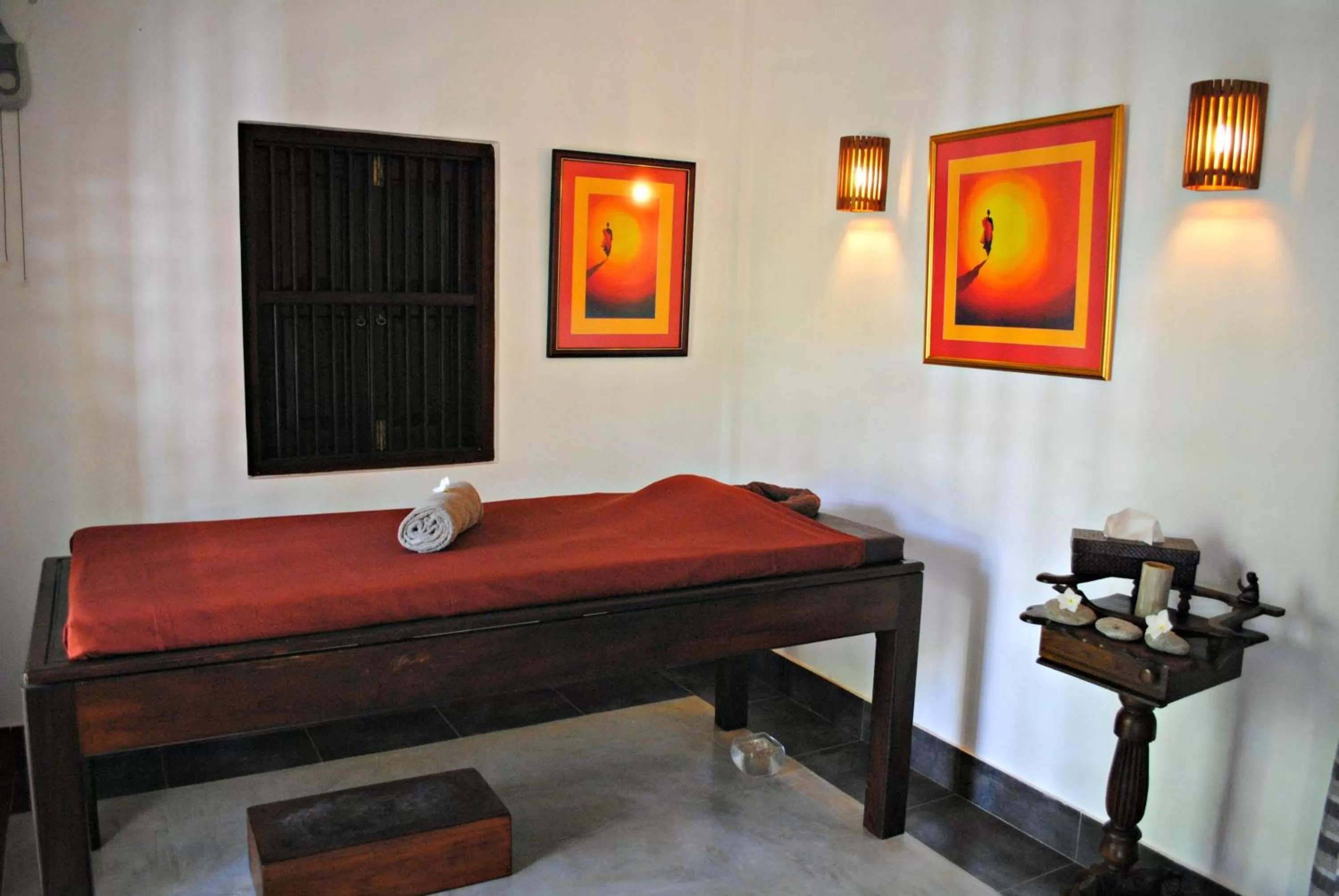 Massage in Wasantha Garden Hotel Restaurant & Ayurvedic Treatment