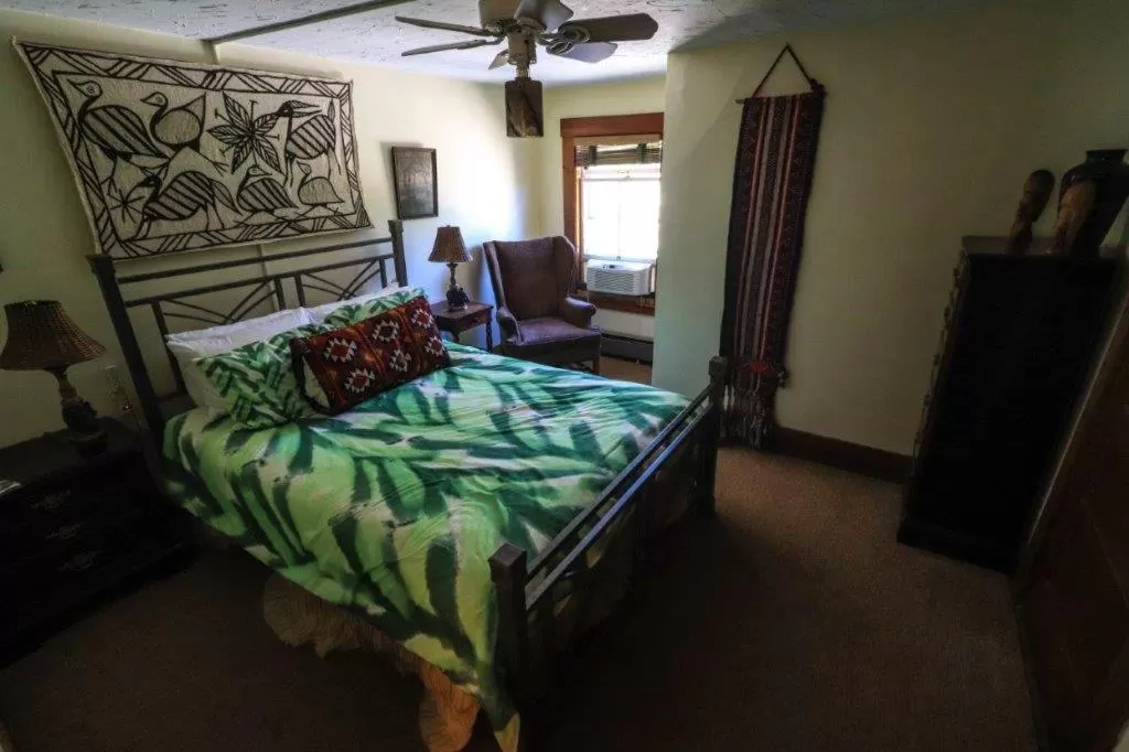 Bed in Follansbee Inn