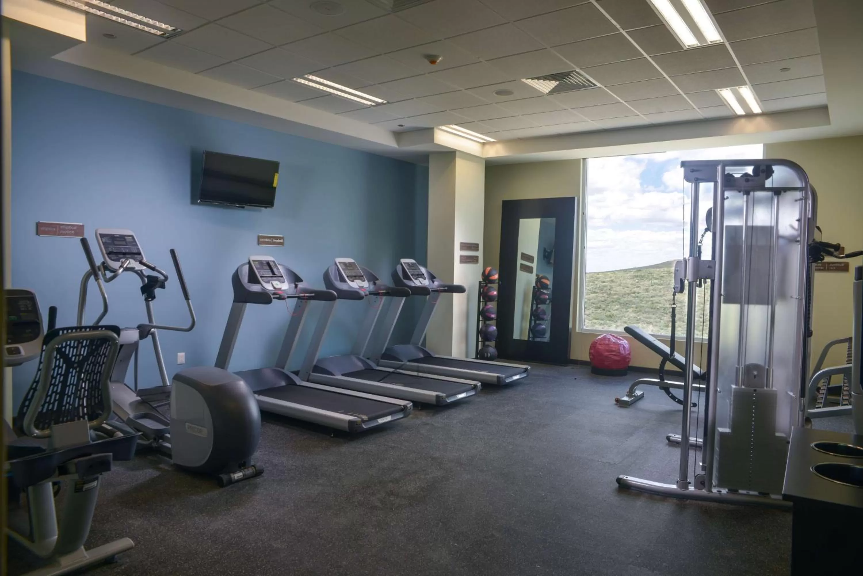 Fitness centre/facilities in Hampton Inn Zacatecas