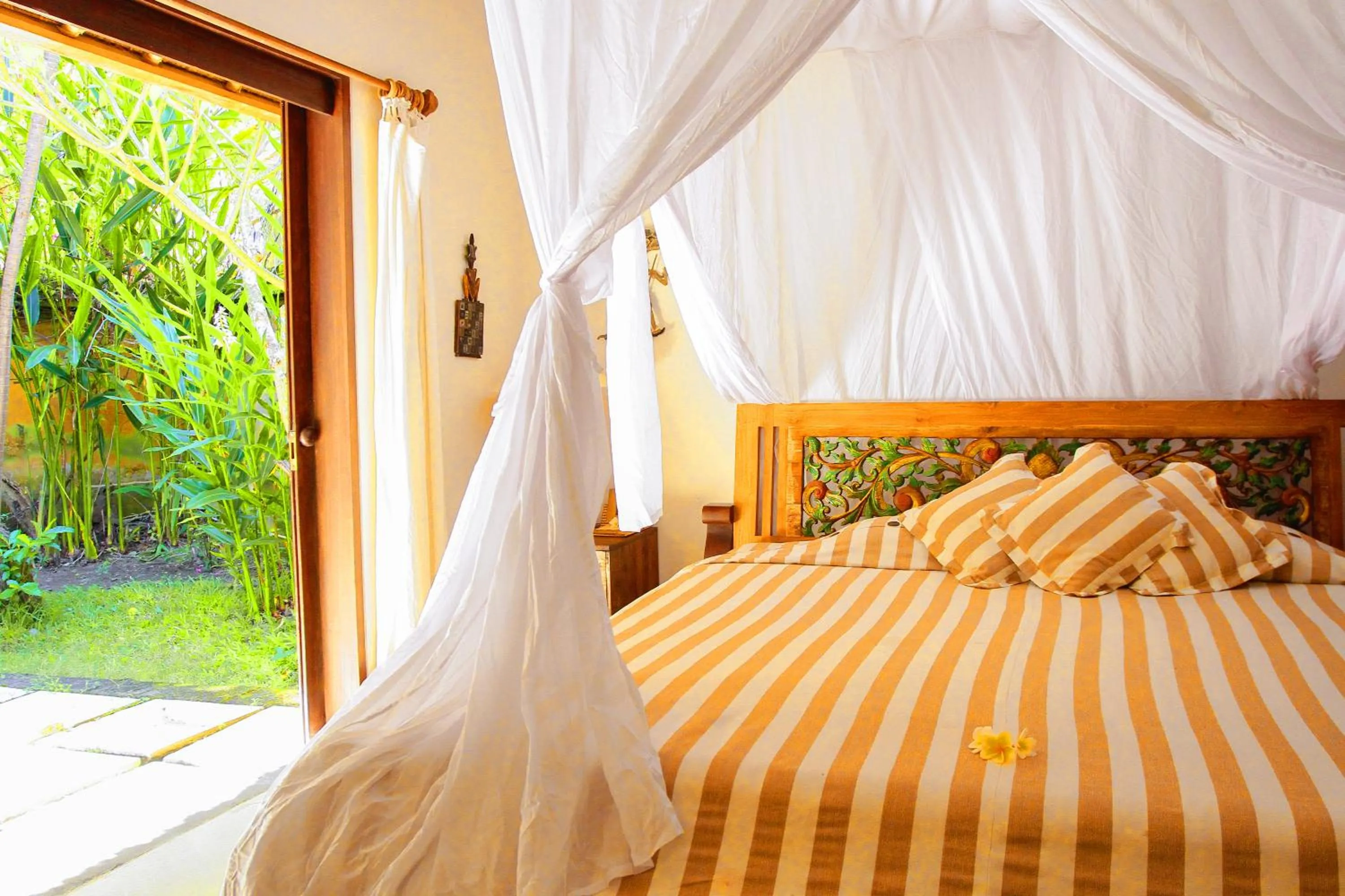 Bed in Visakha Sanur by Puri Signatures