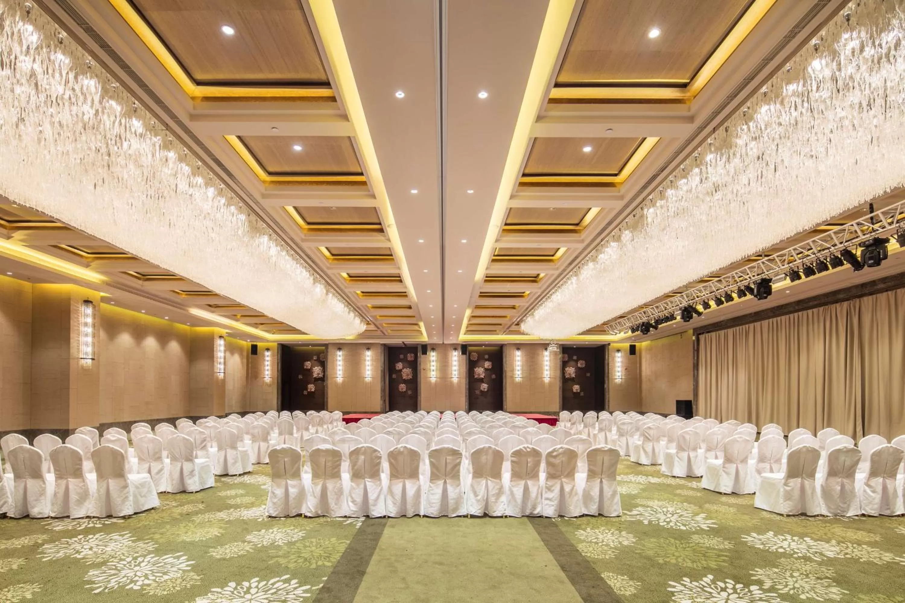 Meeting/conference room in Hilton Sanqingshan Resort