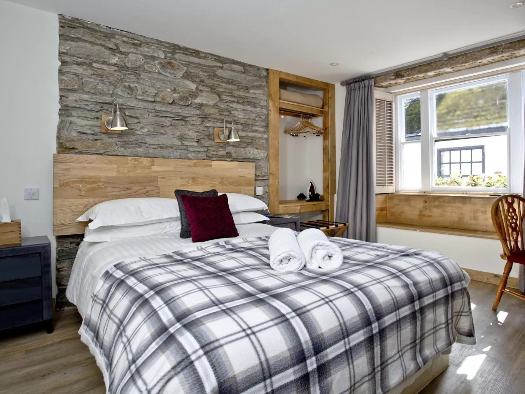 Deluxe King Room in The Fortescue Inn Salcombe