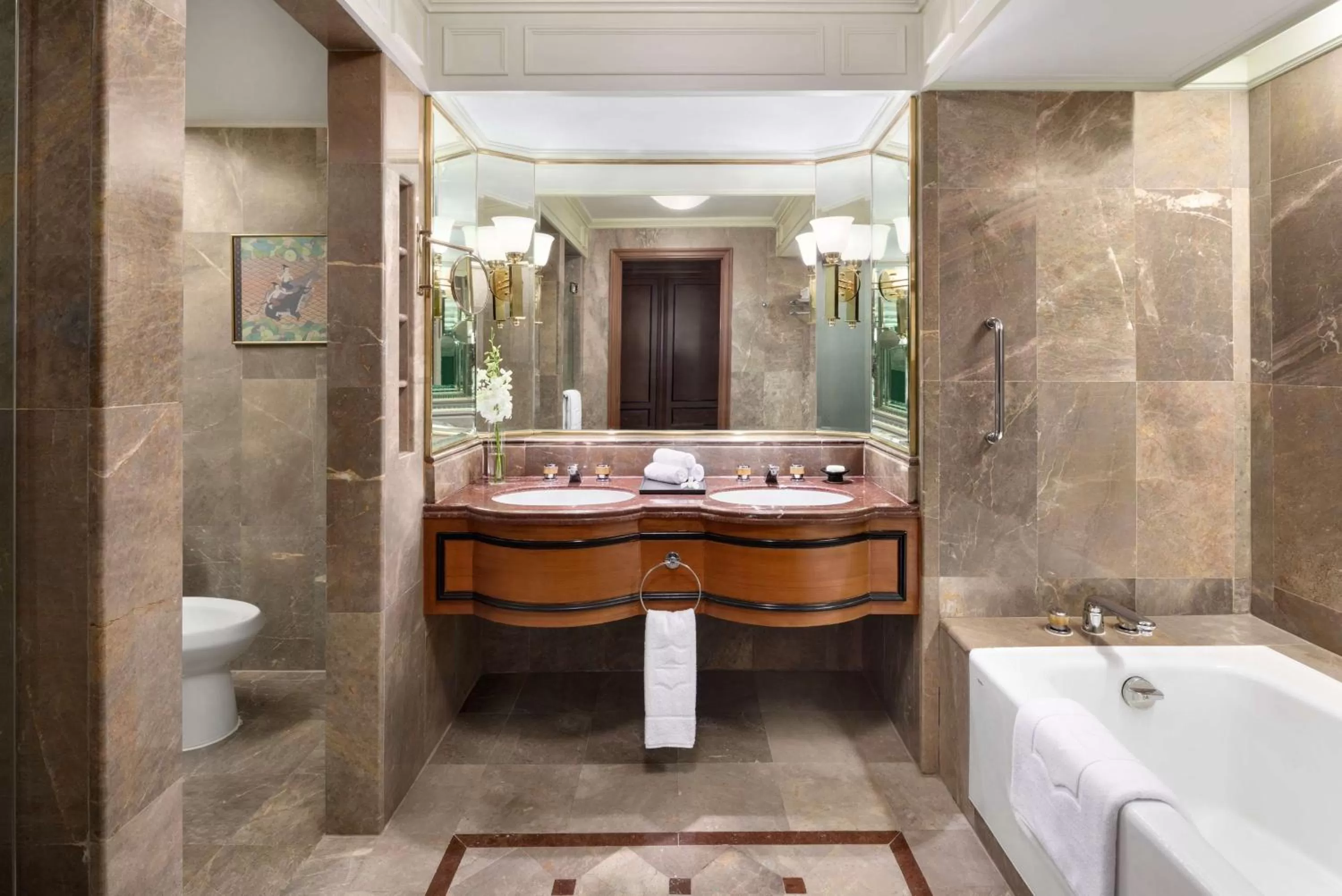 Toilet in Shangri-La Bangkok