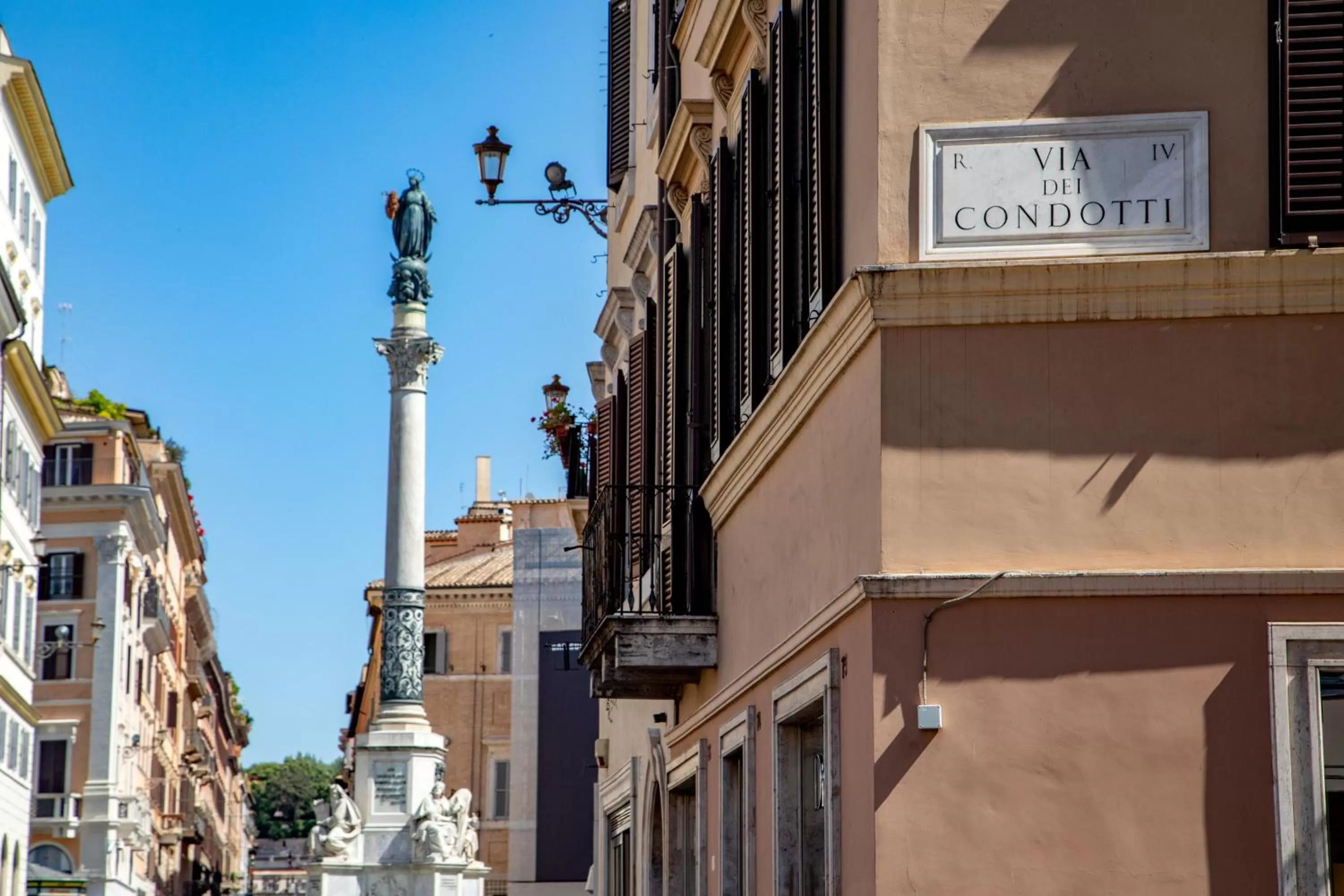 Nearby landmark in Condotti Boutique Hotel