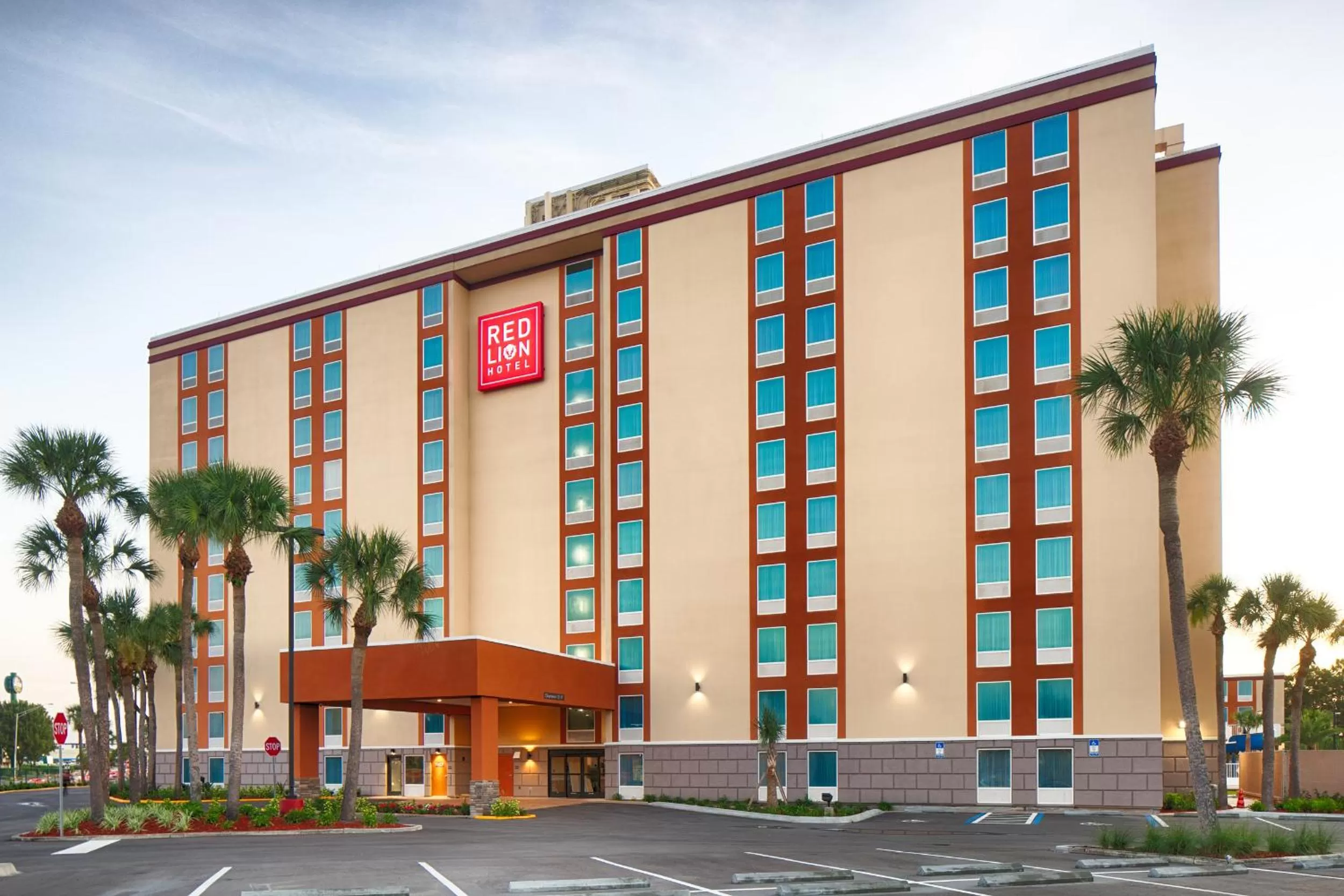 Property building in Red Lion Hotel Orlando Lake Buena Vista South- Near Disney