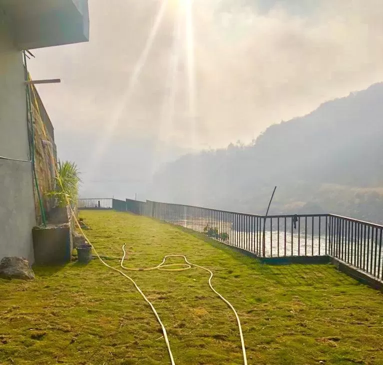 Garden in Hotel La Orilla Muzaffarabad