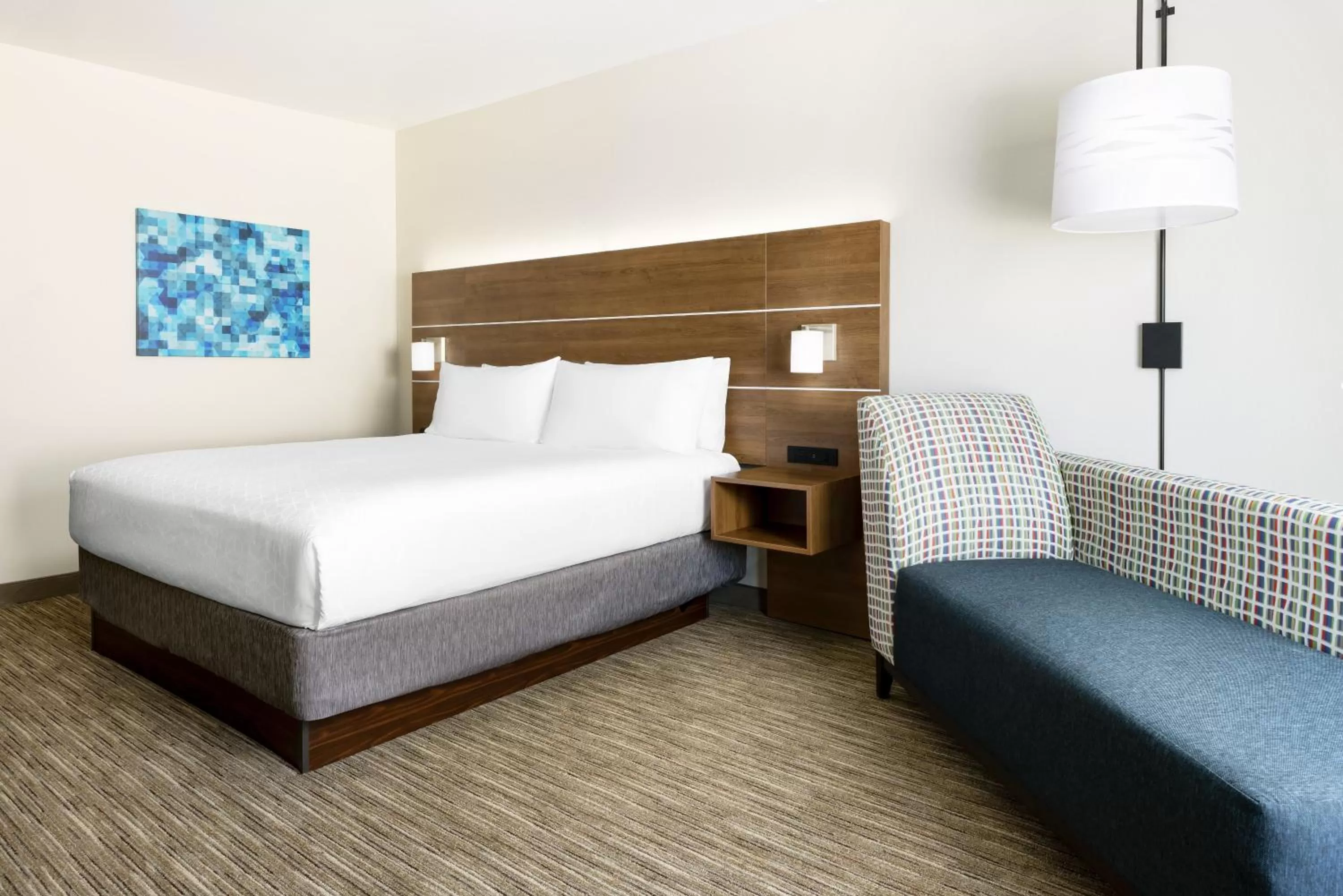 Photo of the whole room in Holiday Inn Express & Suites Oakhurst-Yosemite Park Area by IHG