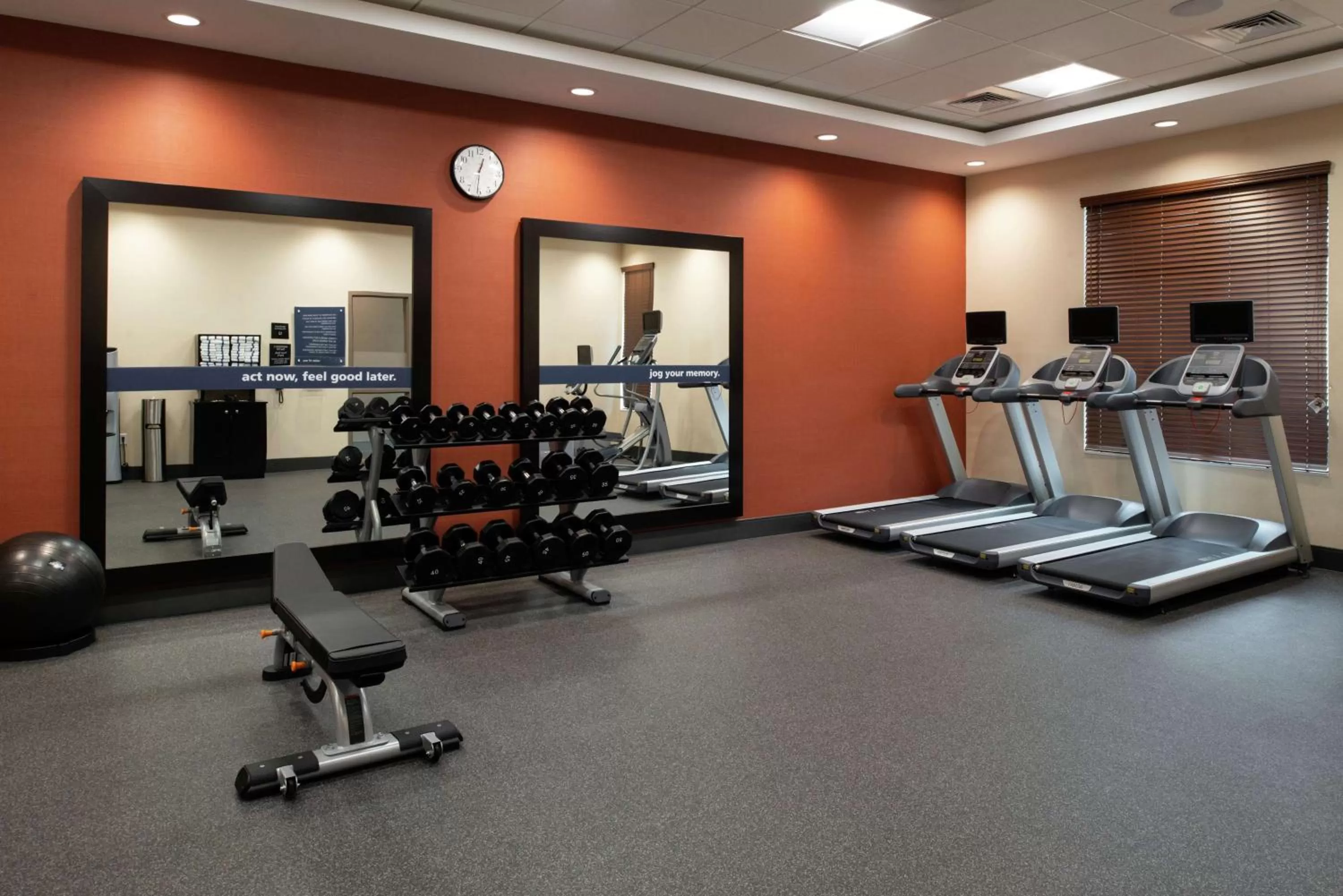 Fitness centre/facilities in Hampton Inn & Suites Buena Park