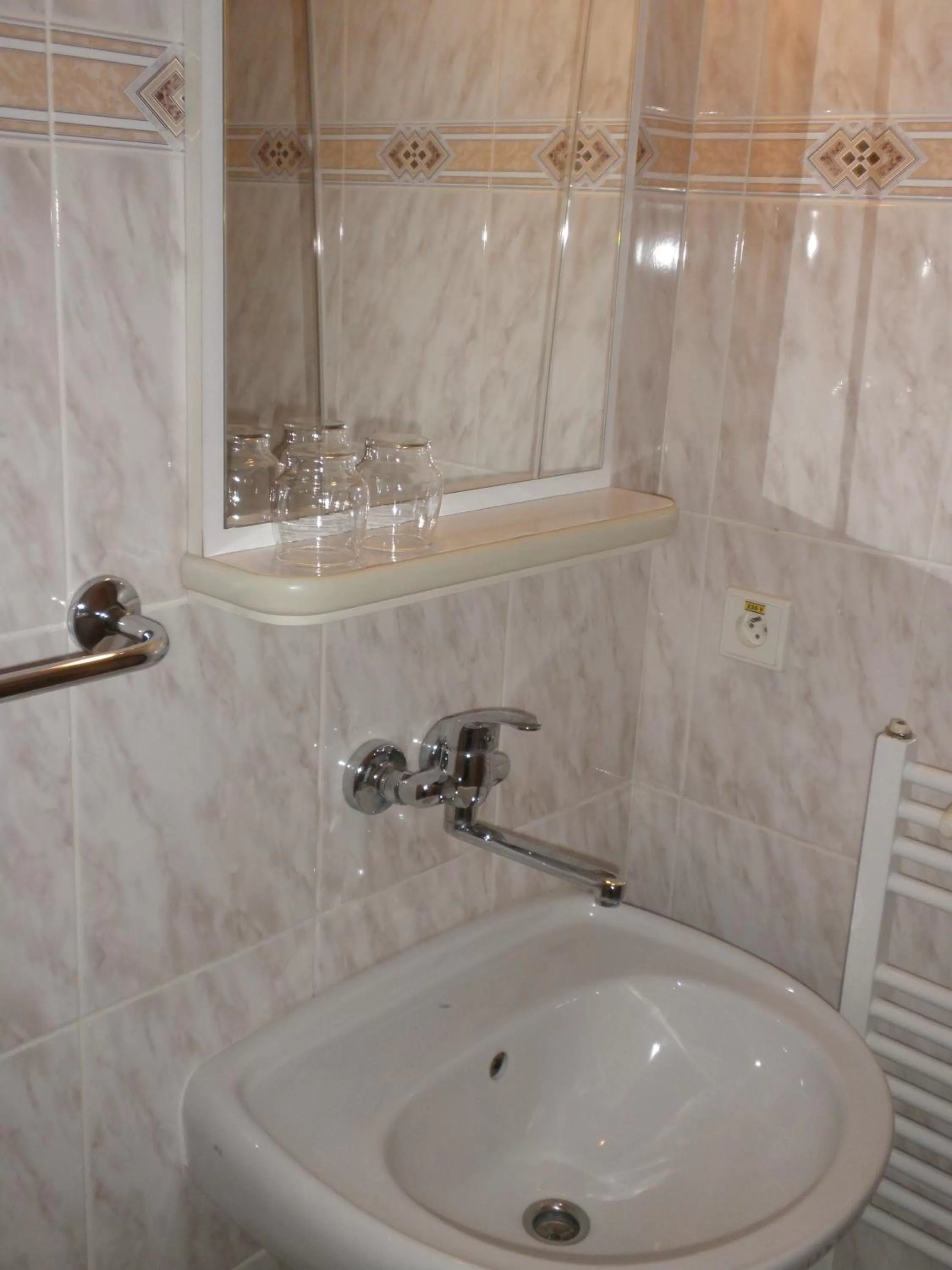 Bathroom in Hotel Le Café