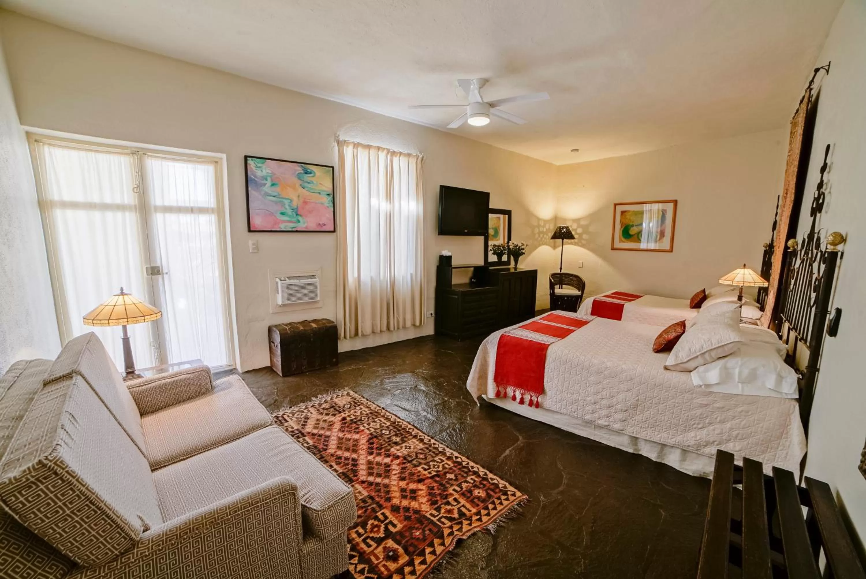 Photo of the whole room, Bed in Villa Mirasol