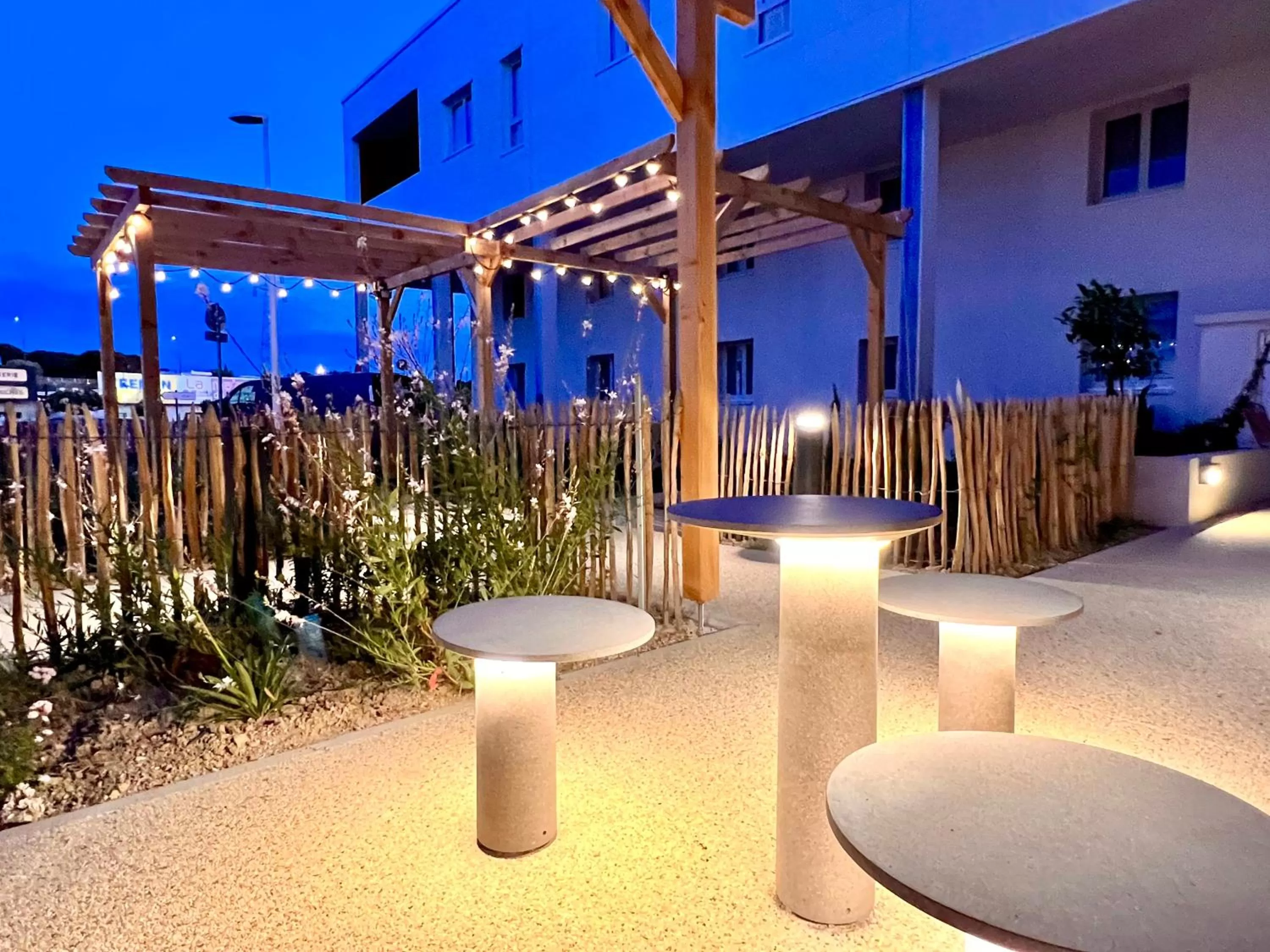 Patio in The Originals City, Hôtel Le Puech, Narbonne