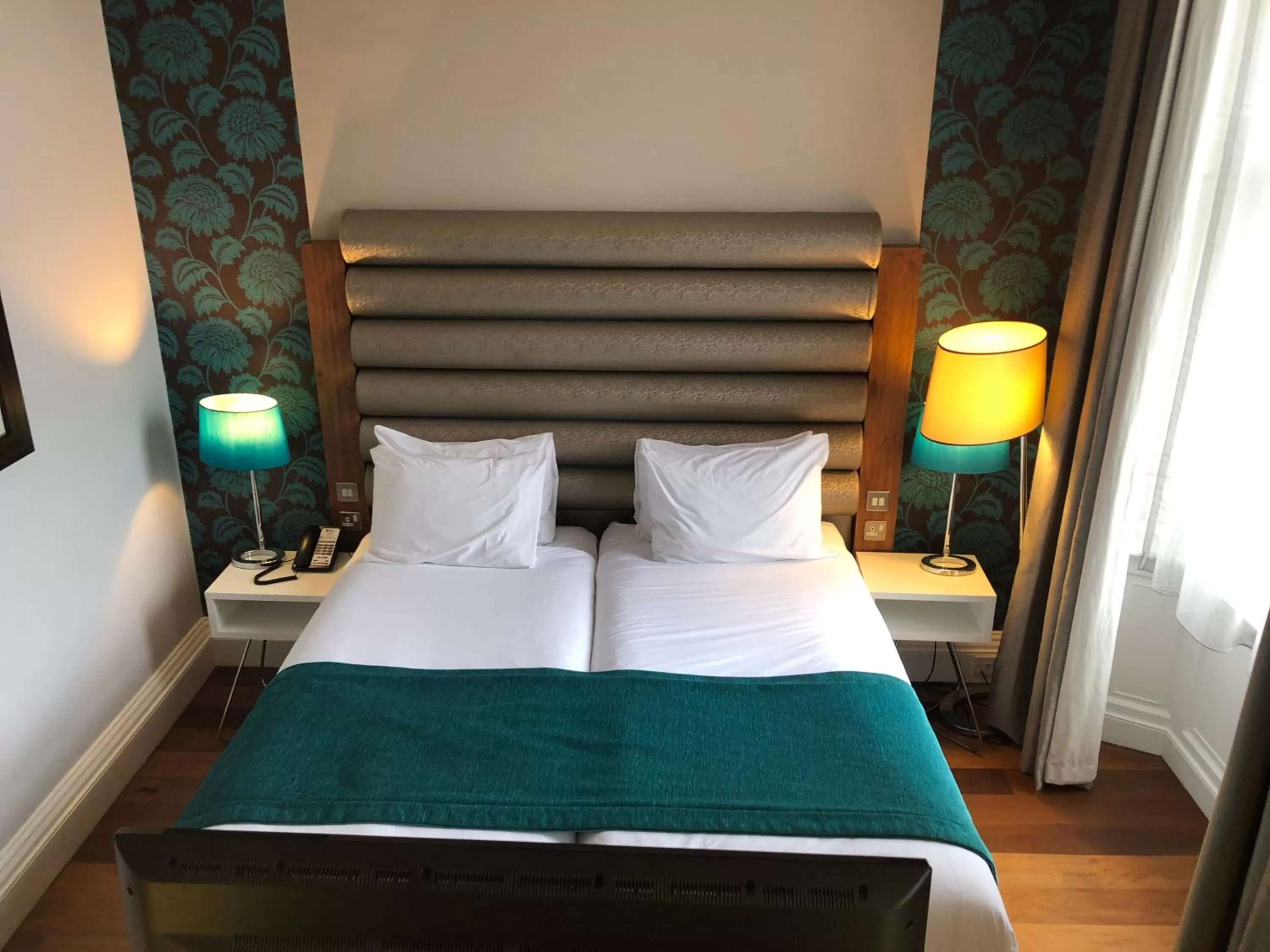 Photo of the whole room, Bed in Hotel Indigo Edinburgh by IHG