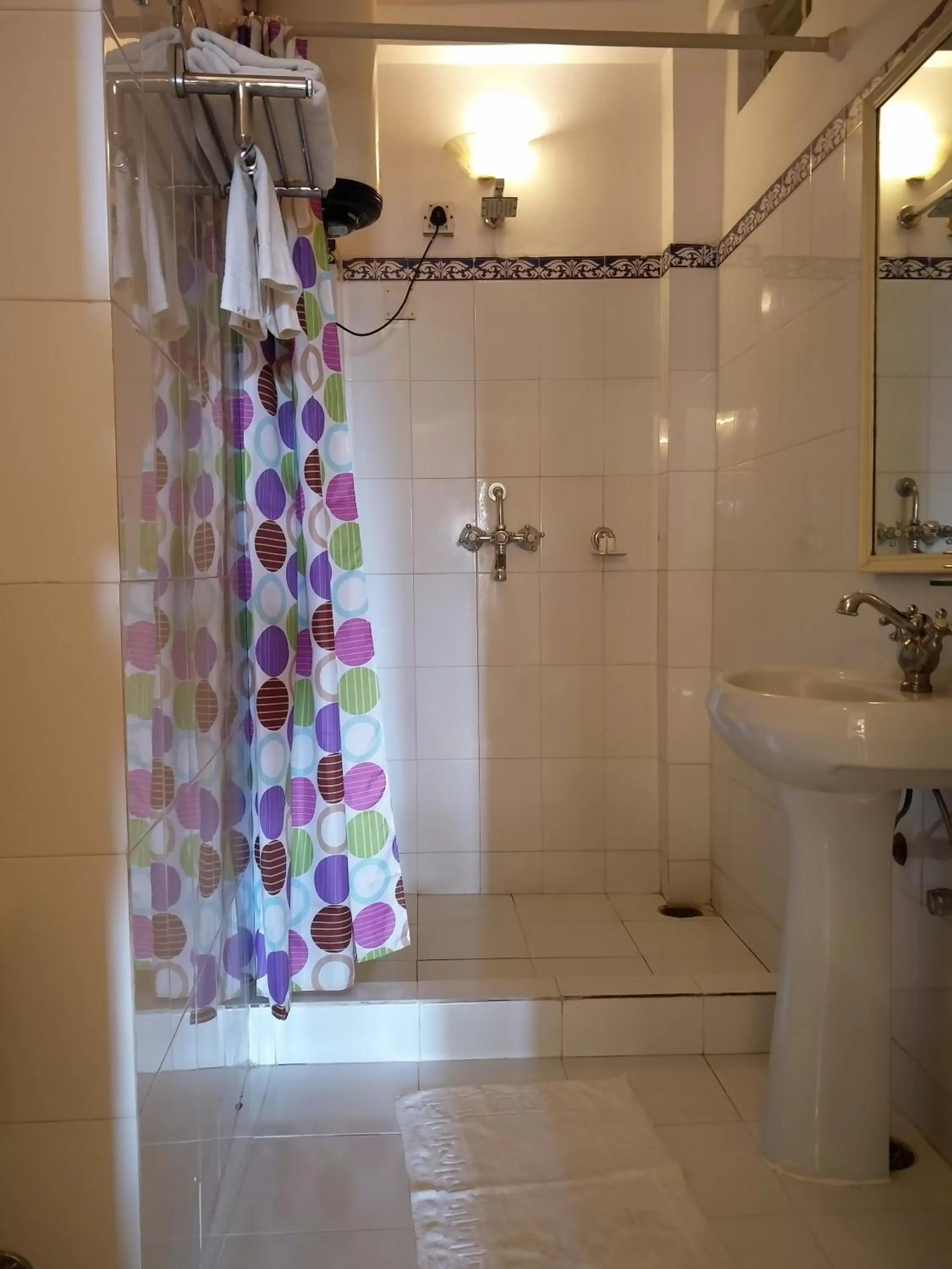 Bathroom in Hotel Pratap Bhawan