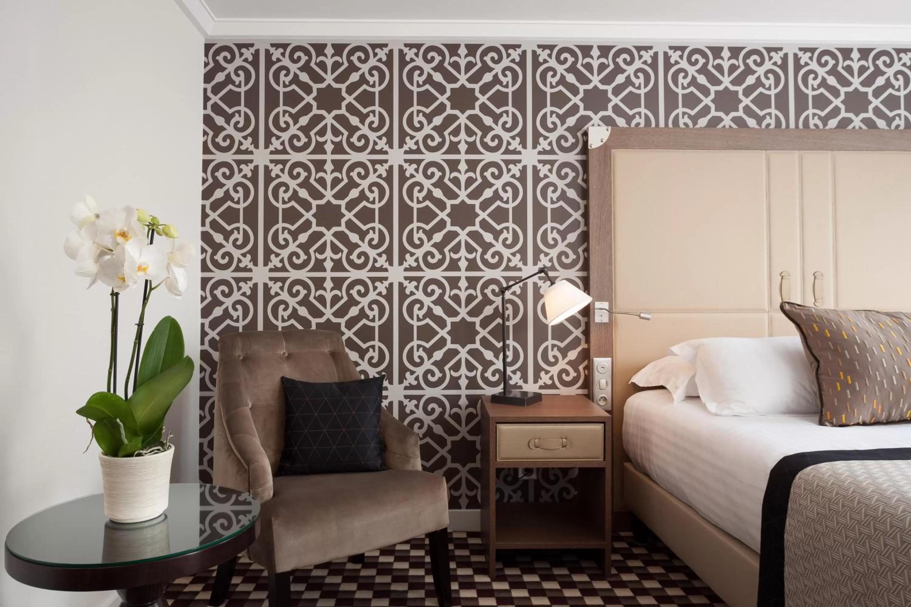 Bed in Hotel Phileas Lazare & Spa - Opera