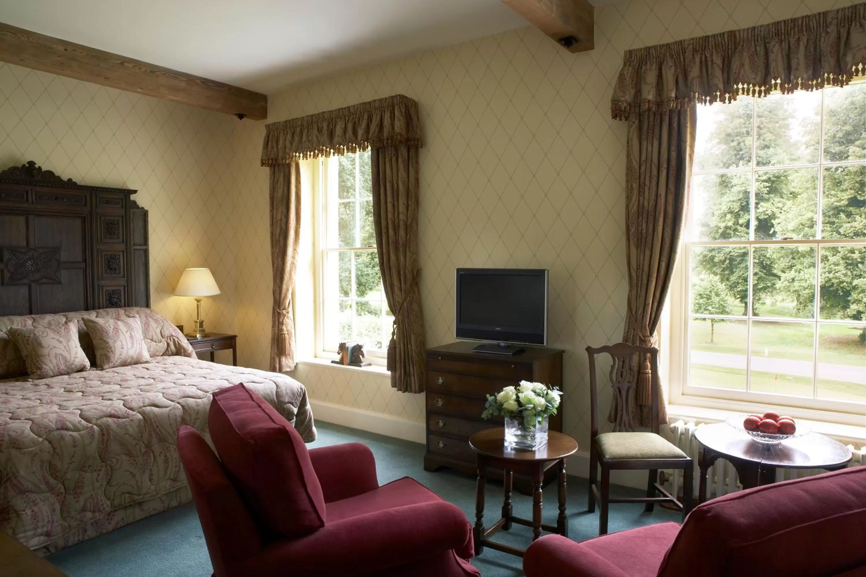 Bedroom in Luton Hoo Hotel, Golf and Spa