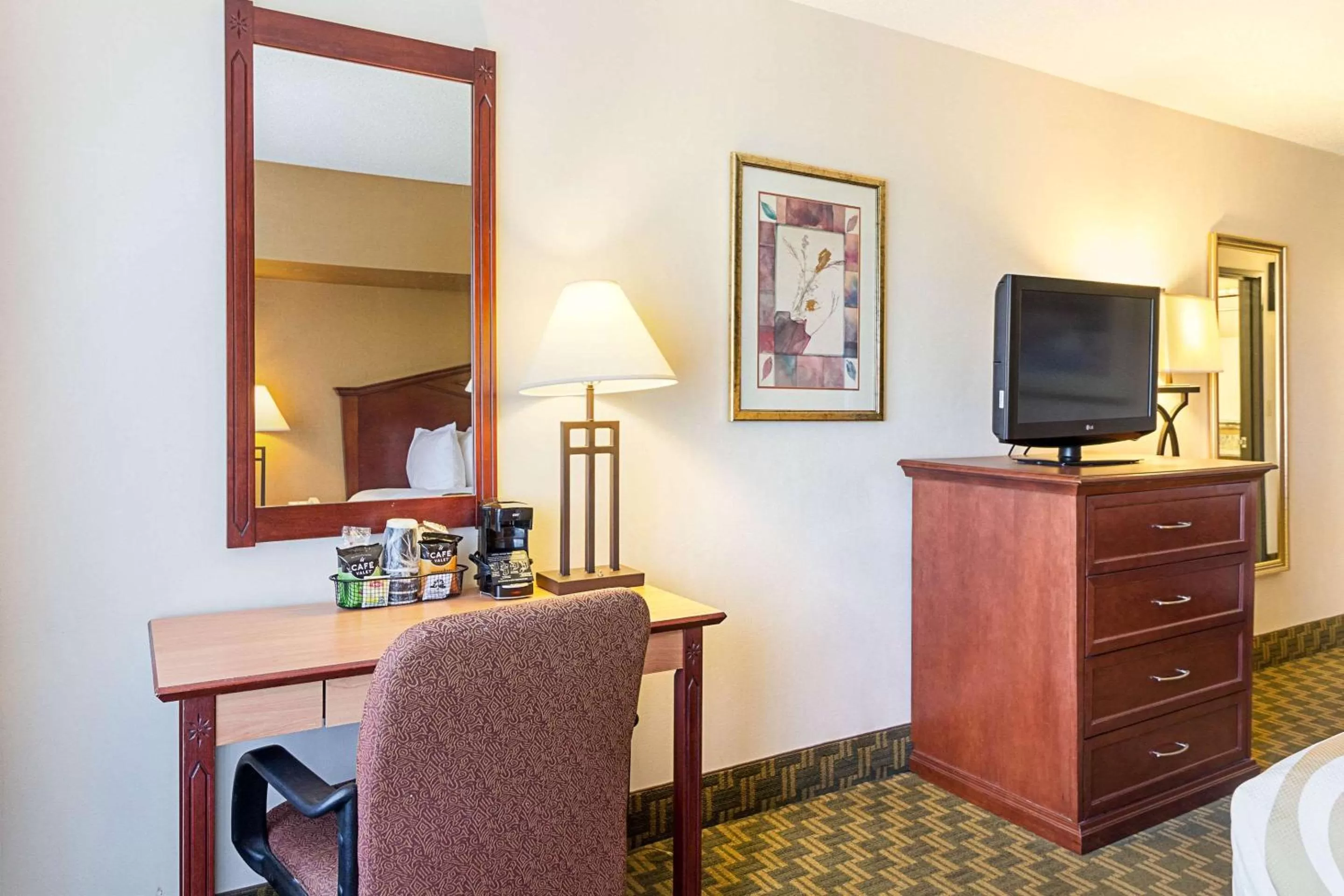 Photo of the whole room in Quality Inn Fairmont