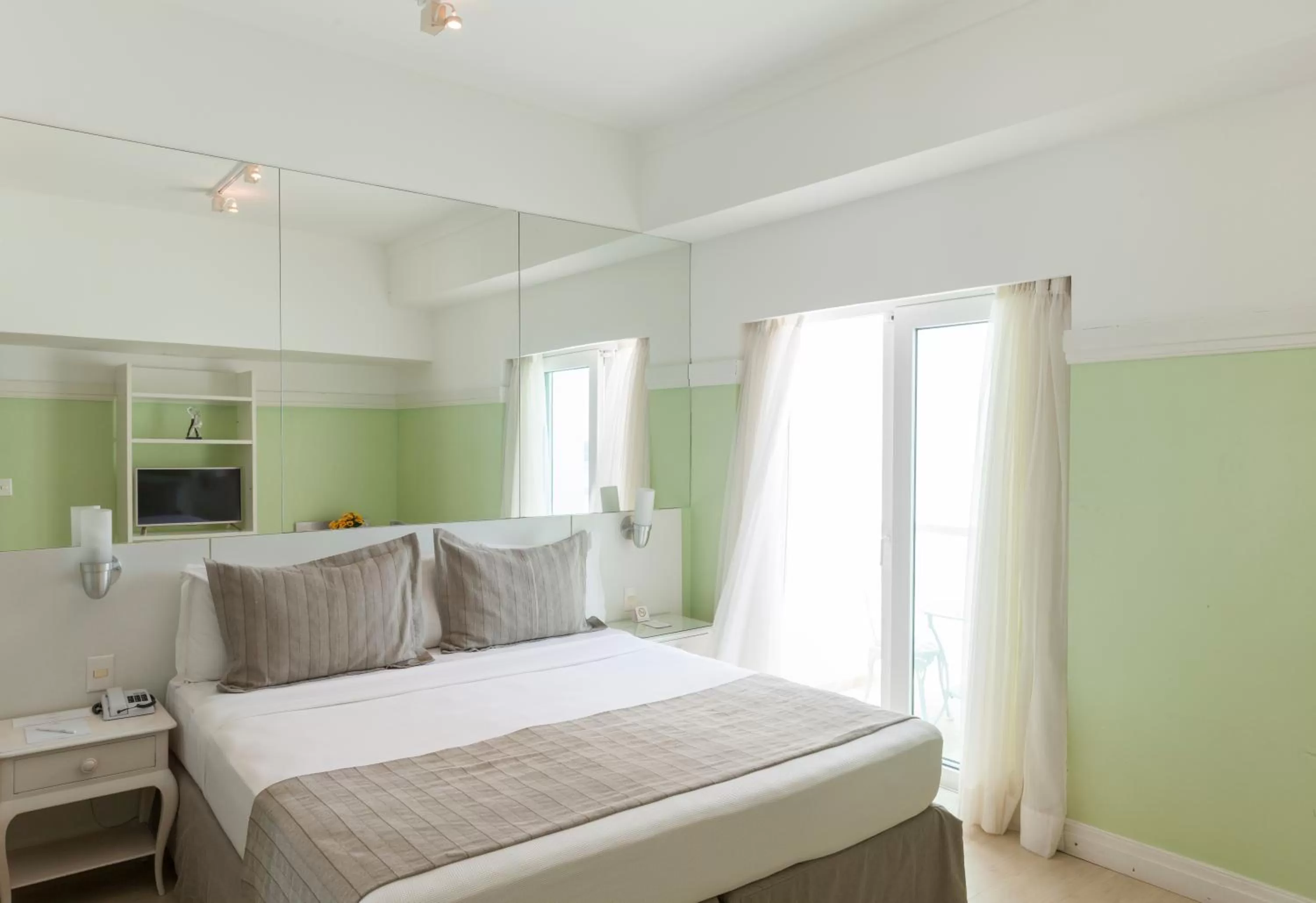 Photo of the whole room, Bed in Olinda Rio Hotel