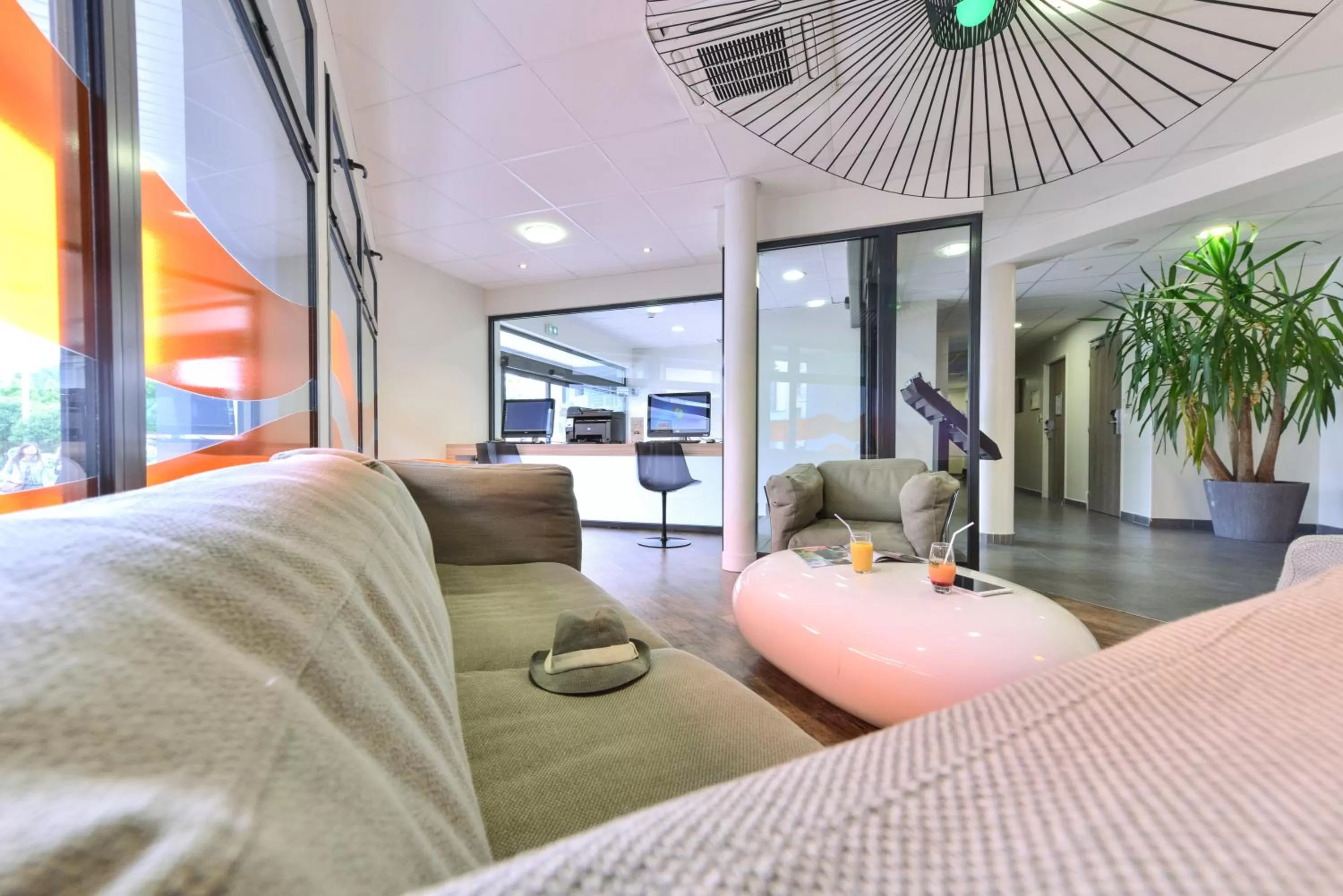 Lobby or reception in ibis Styles La Rochelle Centre les Minimes