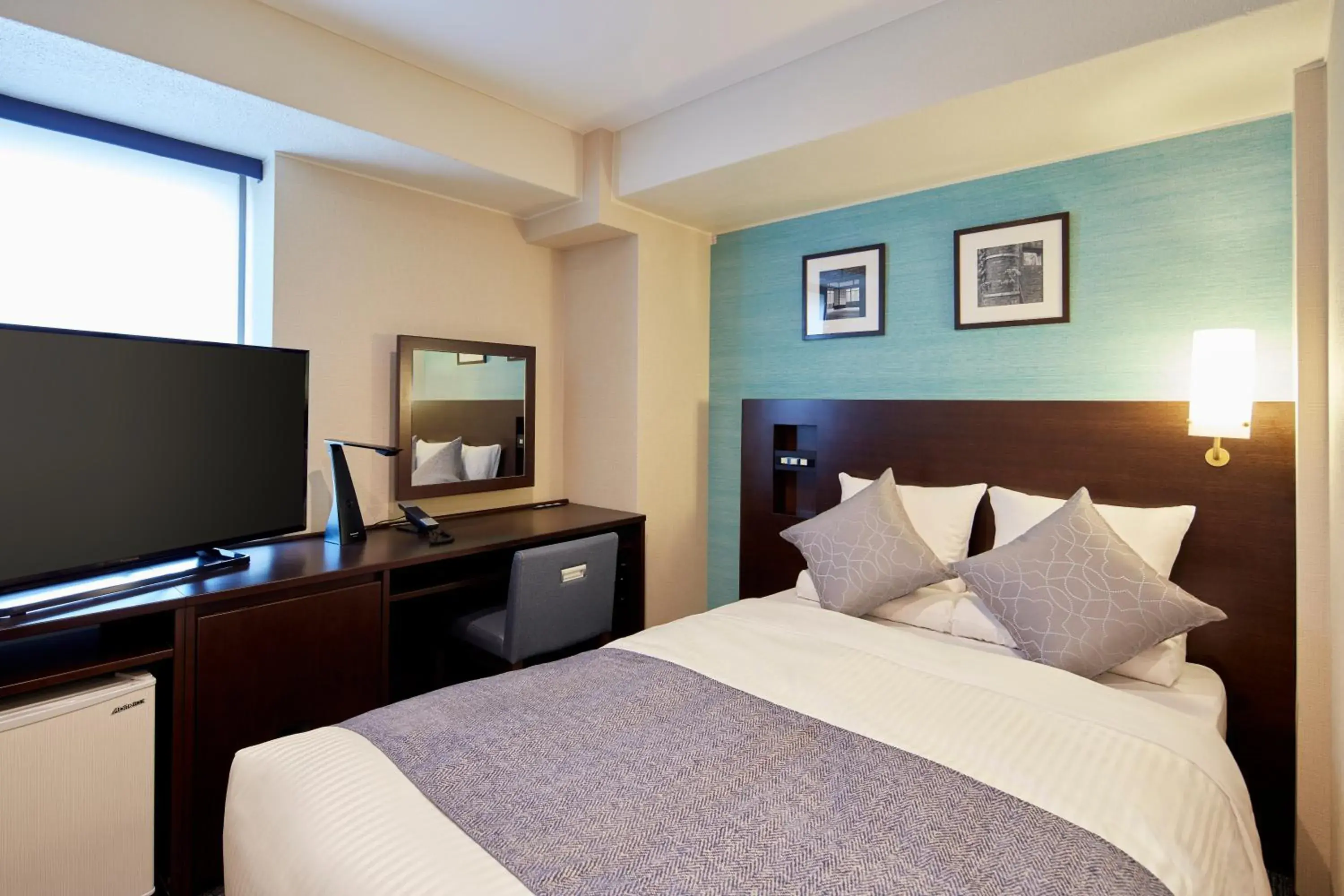 Standard Small Double Room - Smoking in HOTEL MYSTAYS Yokohama Standard Small Double Room - Smoking in HOTEL MYSTAYS Yokohama