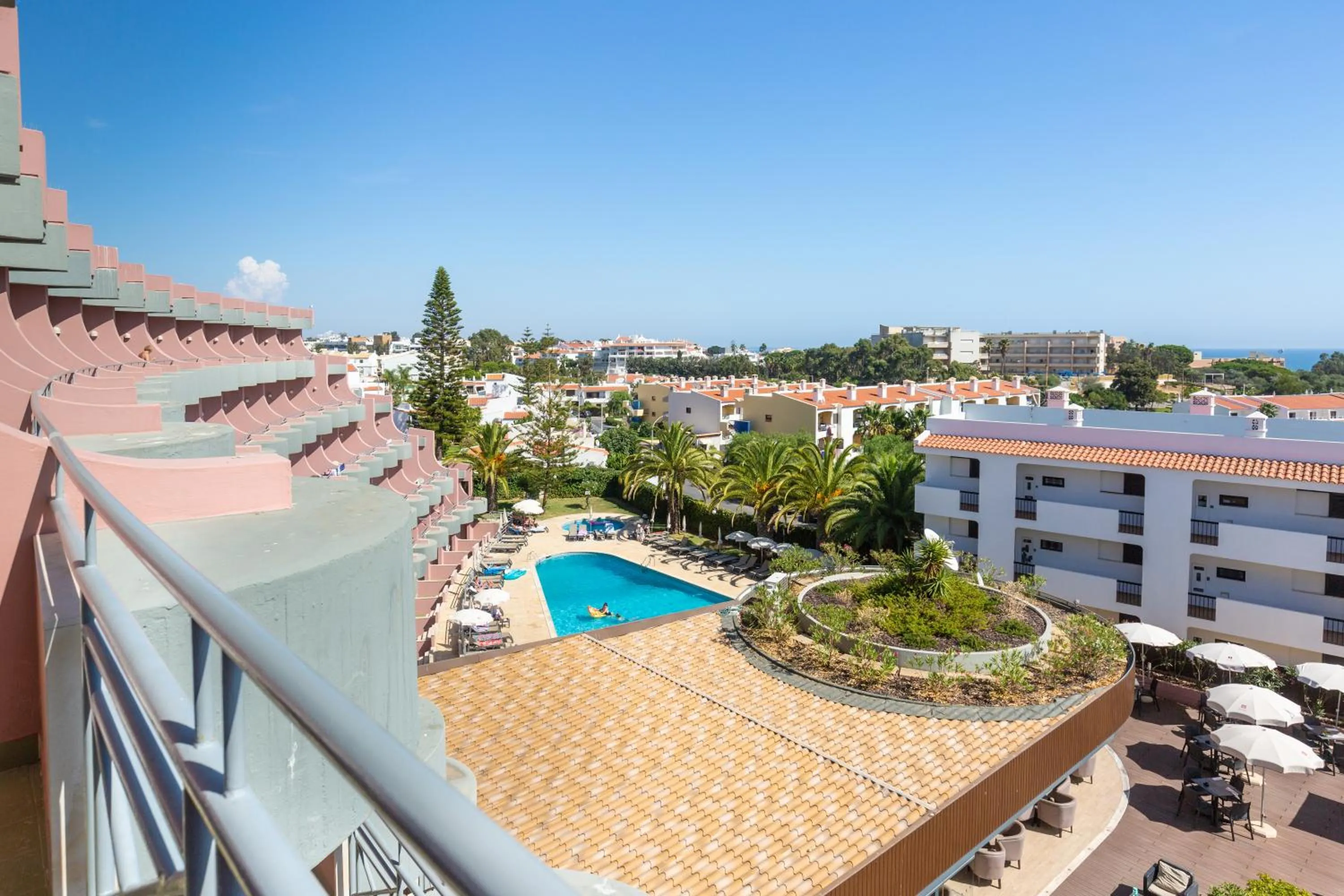 Pool view in Luna Clube Oceano