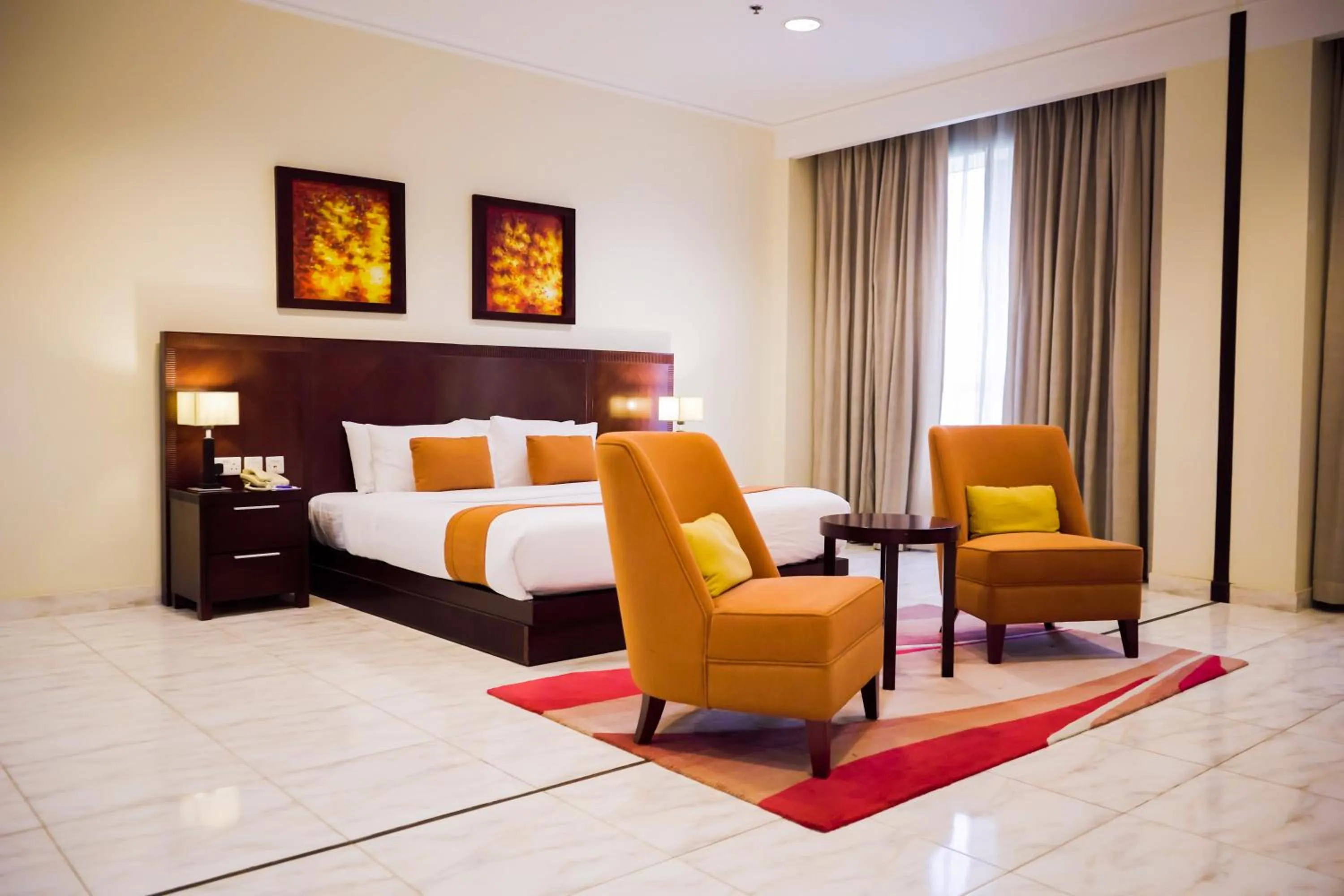 Bed in City Seasons Hotel & Suites Muscat