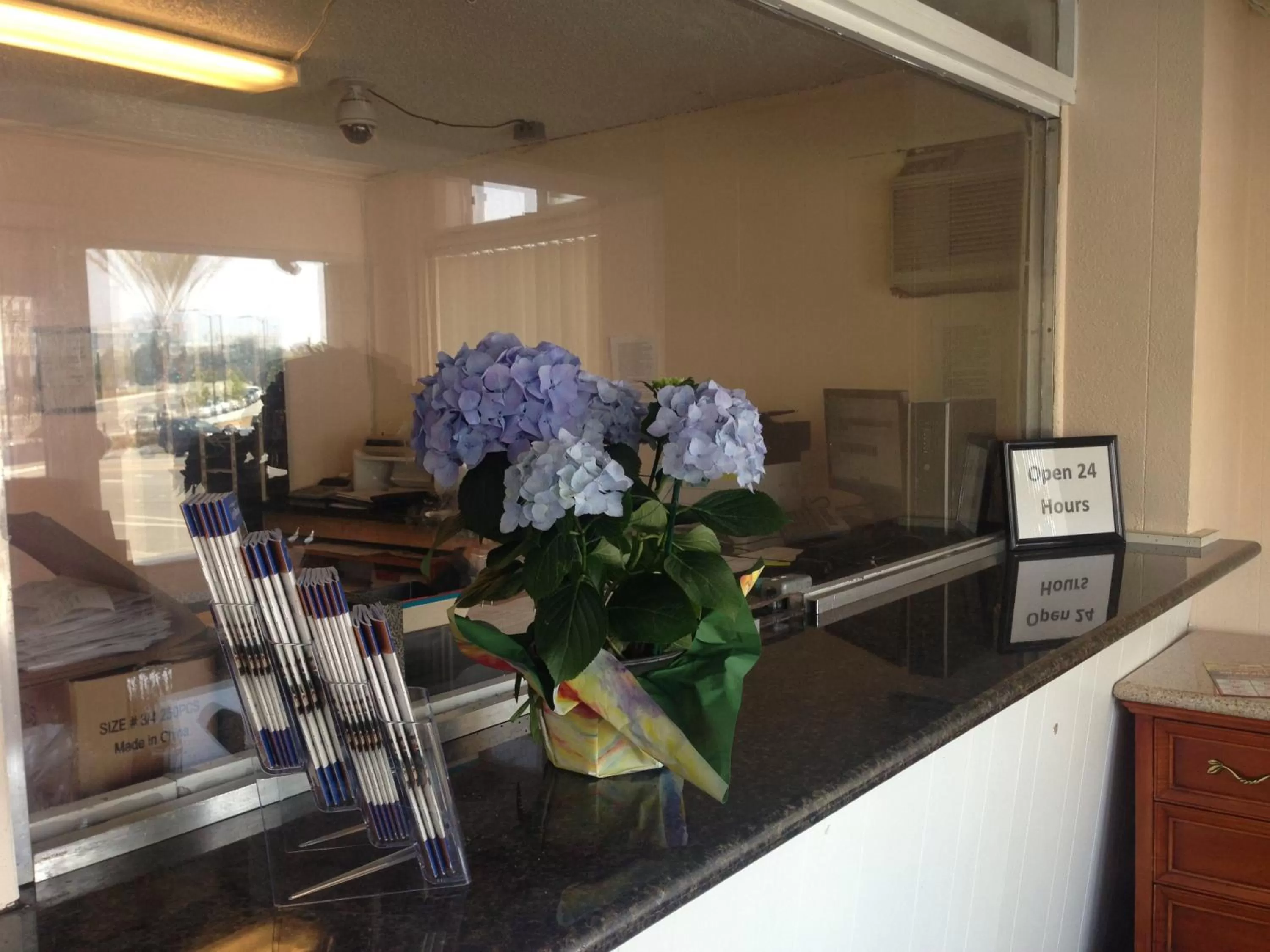 Lobby or reception in Americas Best Value Inn - Downtown Oakland/Lake Merritt