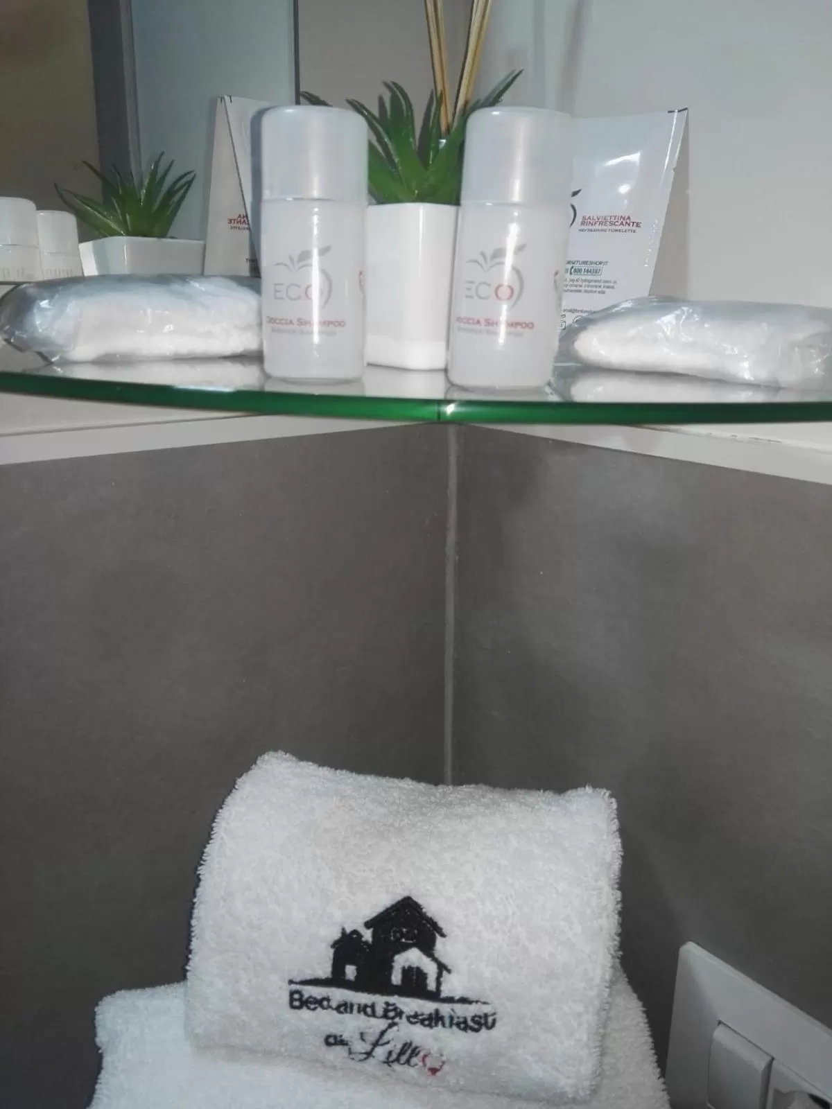 Bathroom in B&B via Piave da Lillo